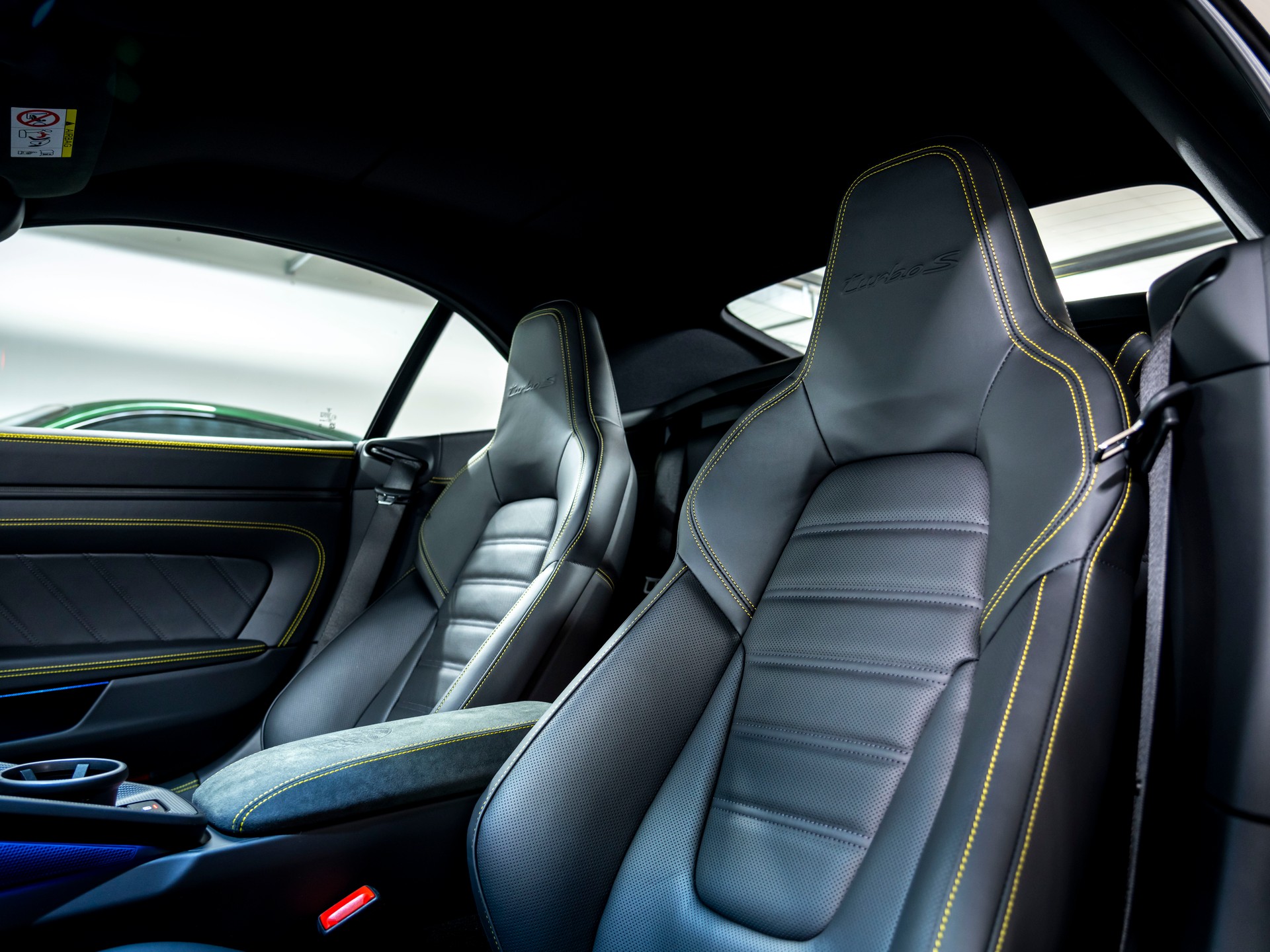 PORSCHE 911 Turbo S Cabriolet PDK-image-30