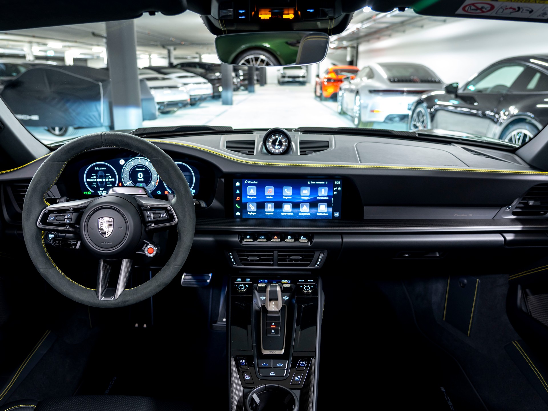 PORSCHE 911 Turbo S Cabriolet PDK-image-12