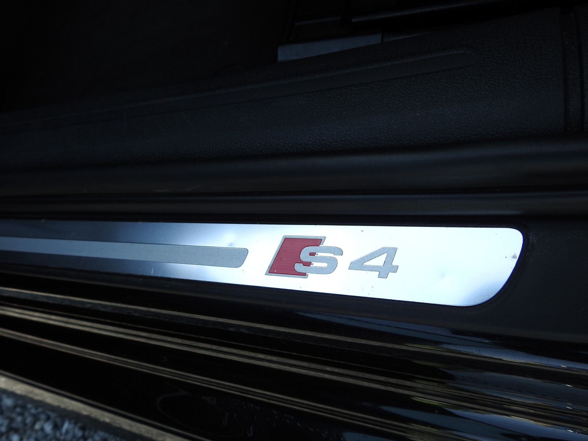 AUDI S4 Limousine 3.0 TFSI quattro S-tronic-image-15