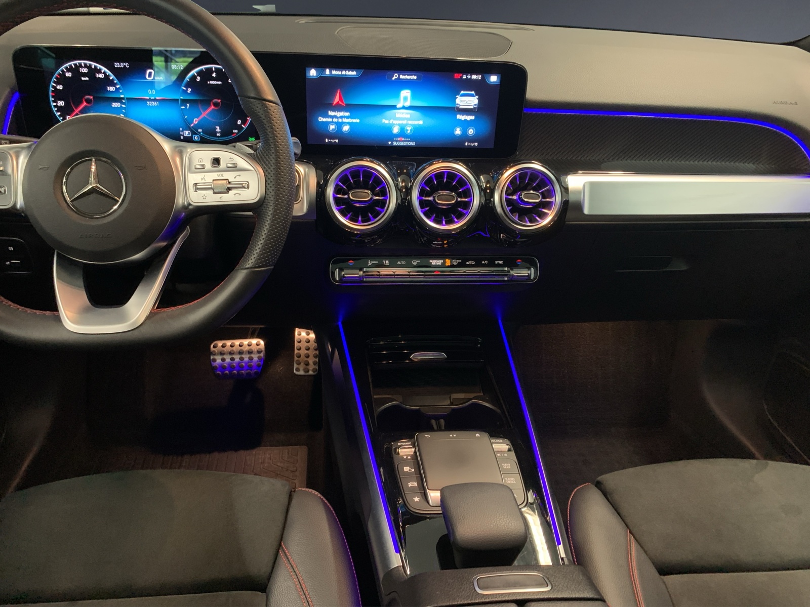 MERCEDES-BENZ GLB 250 AMG Line 4 MATIC-image-8