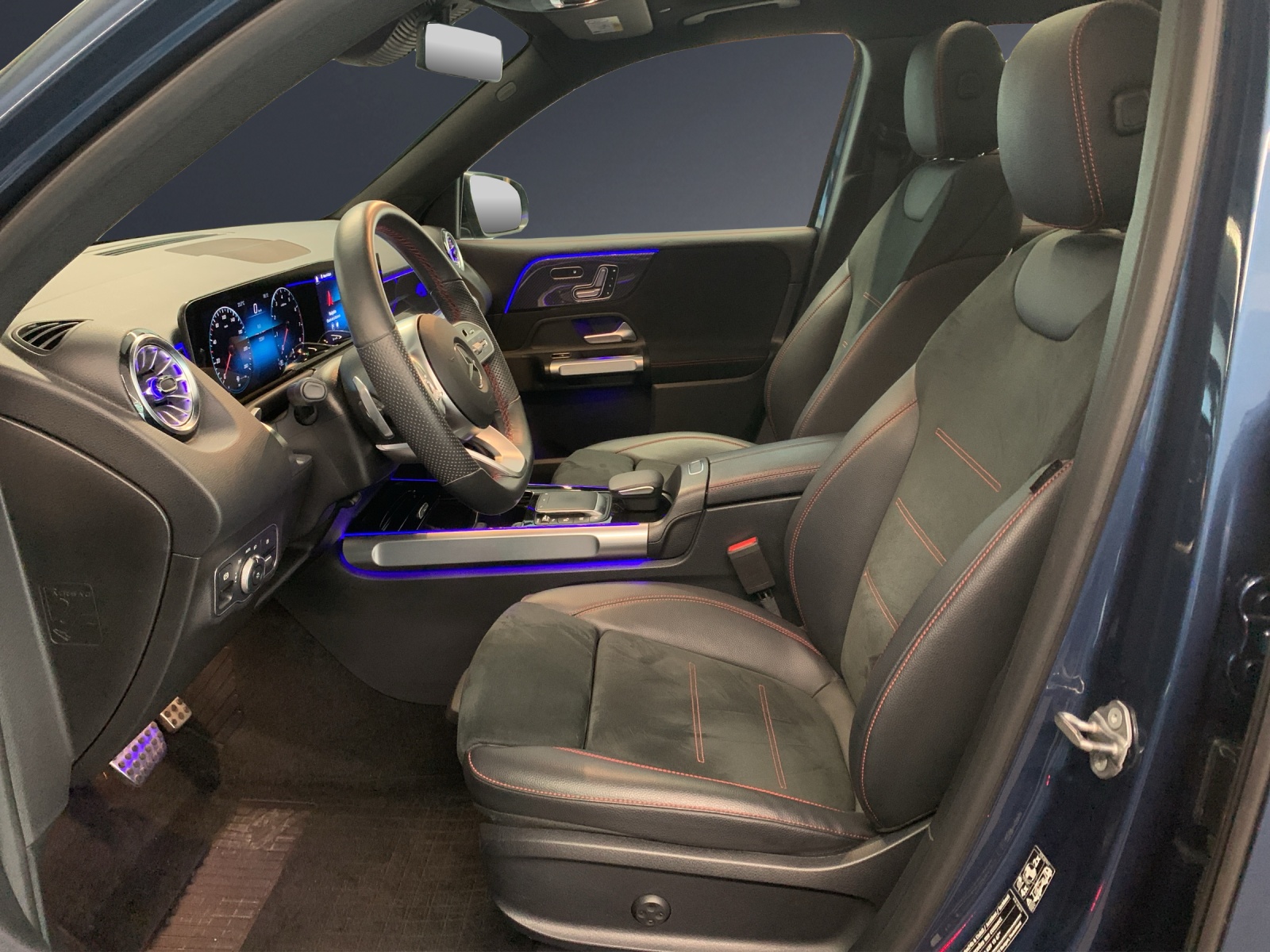 MERCEDES-BENZ GLB 250 AMG Line 4 MATIC-image-5