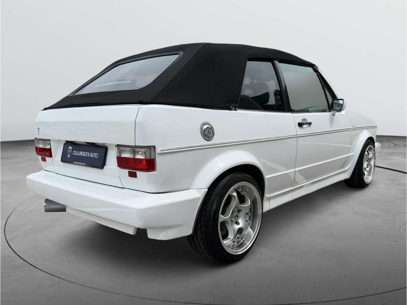 VW Cabrio-image-9