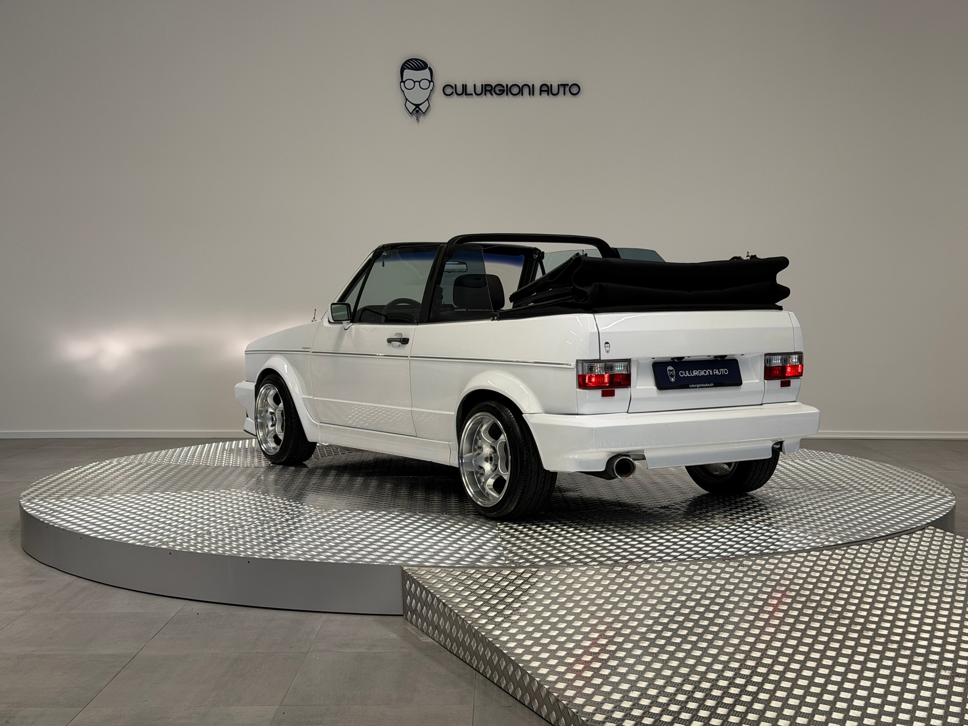VW Cabrio-image-13