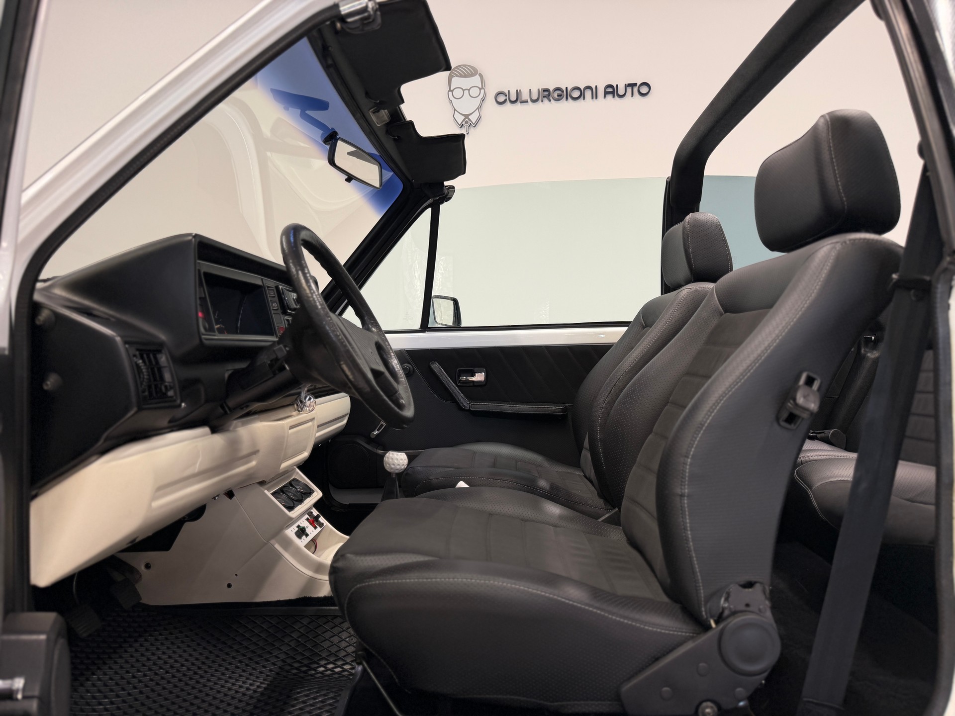 VW Cabrio-image-18