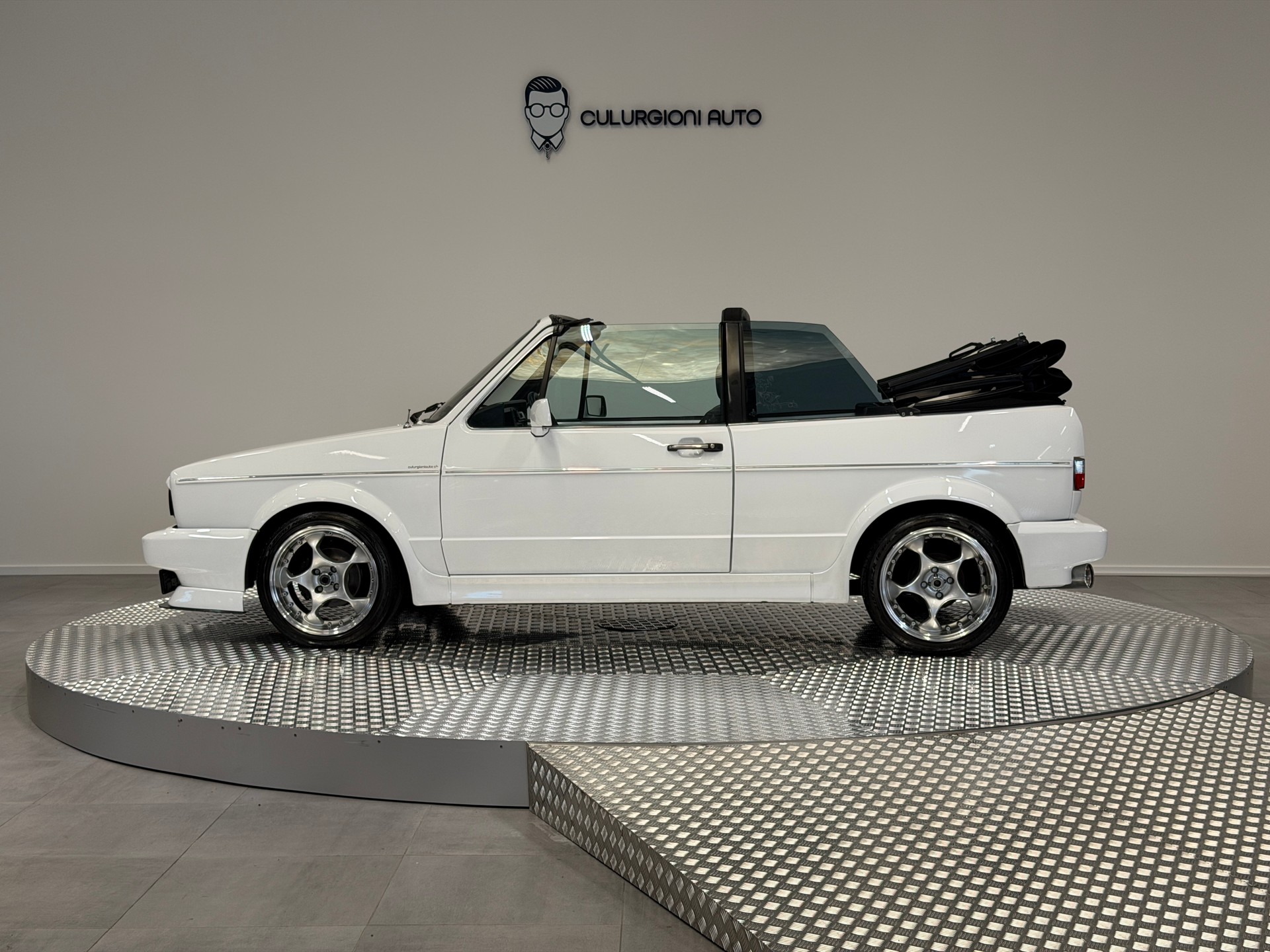 VW Cabrio-image-15