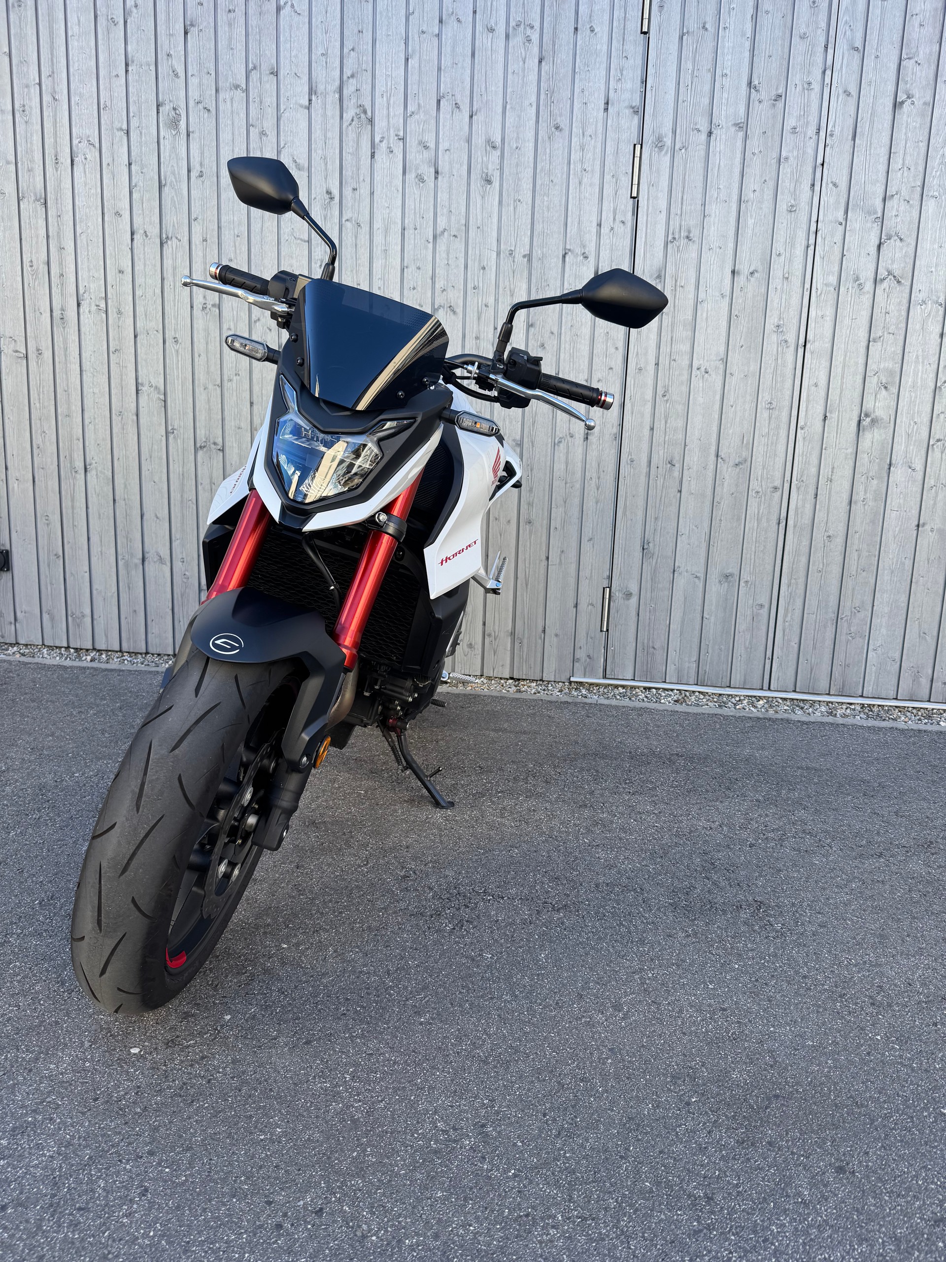 HONDA CB 750 Hornet-showroom-element-2