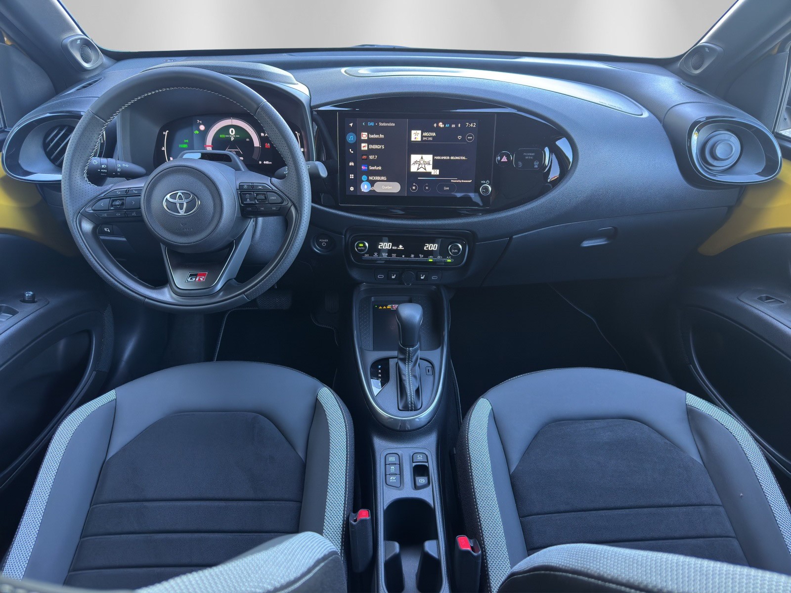 TOYOTA Aygo X 1.5 GR Sport e-CVT-image-12