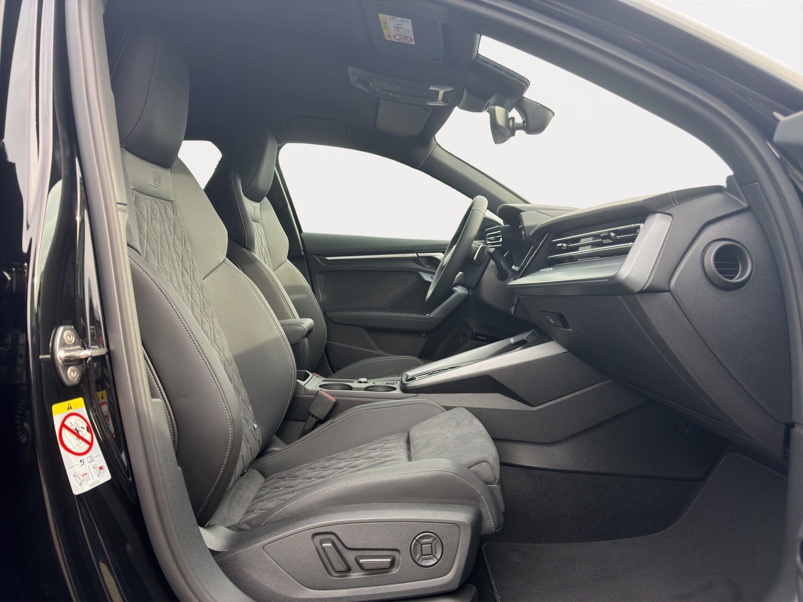 AUDI A3 Sportback TFSI 150 kWS tronic 204PS Quattro-image-6