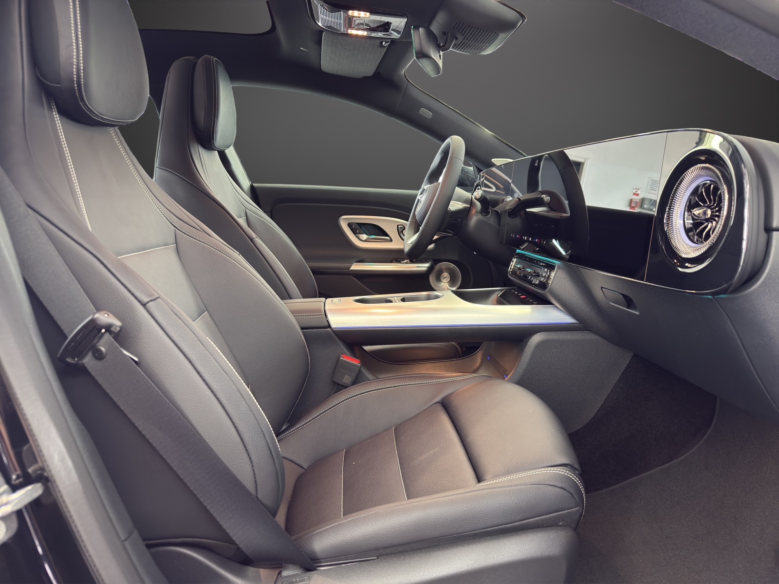 MERCEDES-BENZ CLA 220 4Matic 8G-DCT-image-11