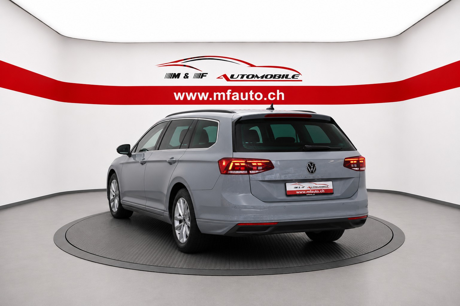 VW Passat Variant 2.0 TDI 150 Business DSG-image-3