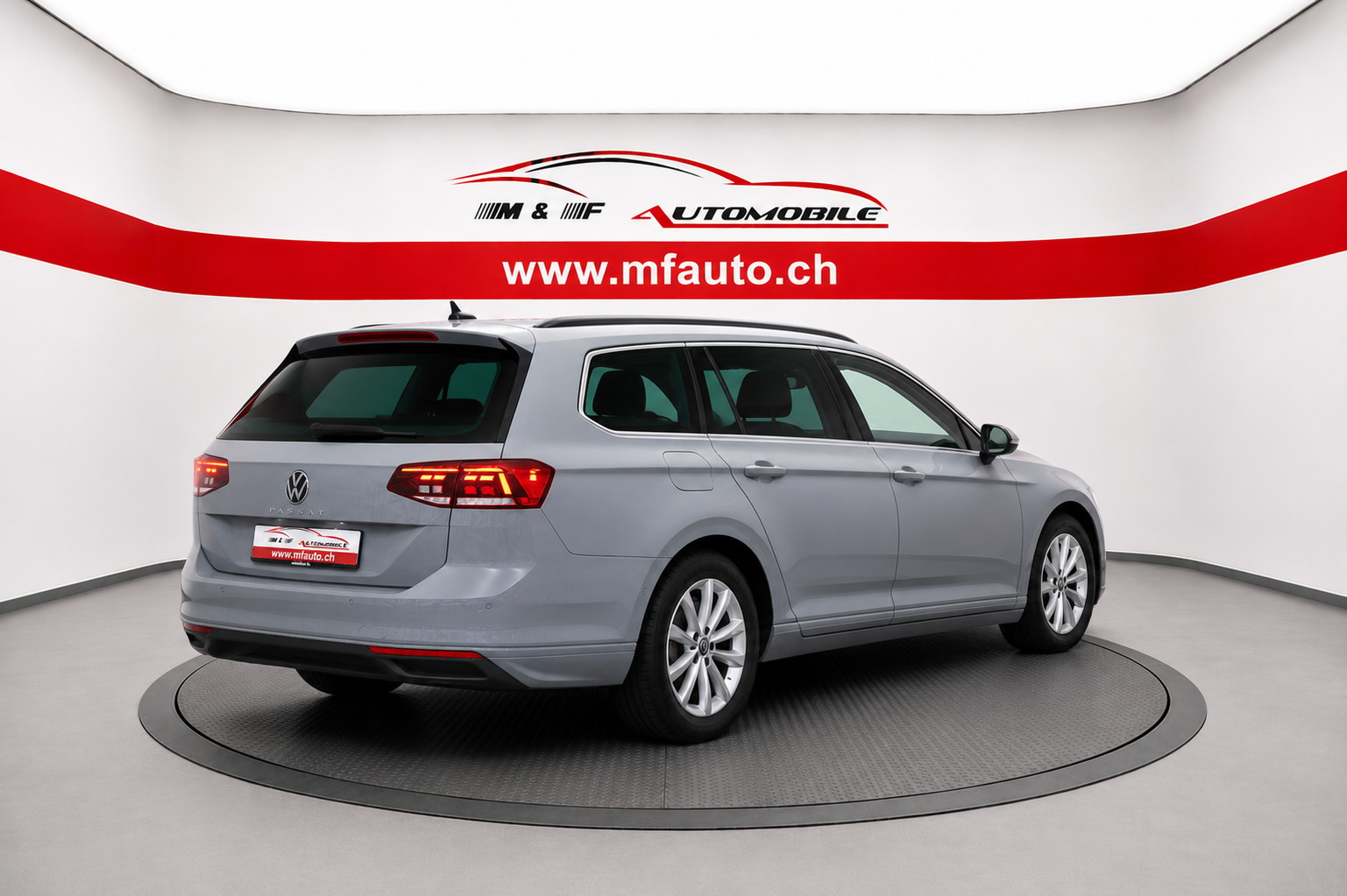 VW Passat Variant 2.0 TDI 150 Business DSG-image-5