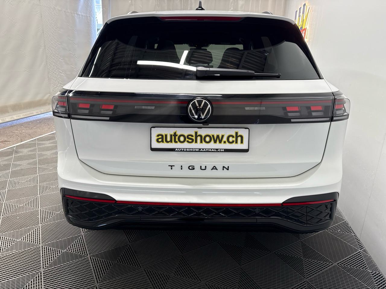 VW Tiguan 2.0 TSI R-Line 4Motion Black Style-image-17