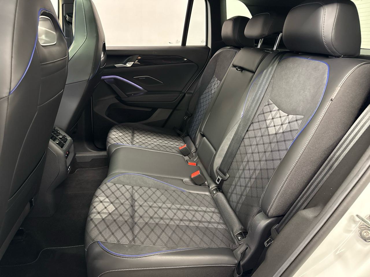 VW Tiguan 2.0 TSI R-Line 4Motion Black Style-image-9