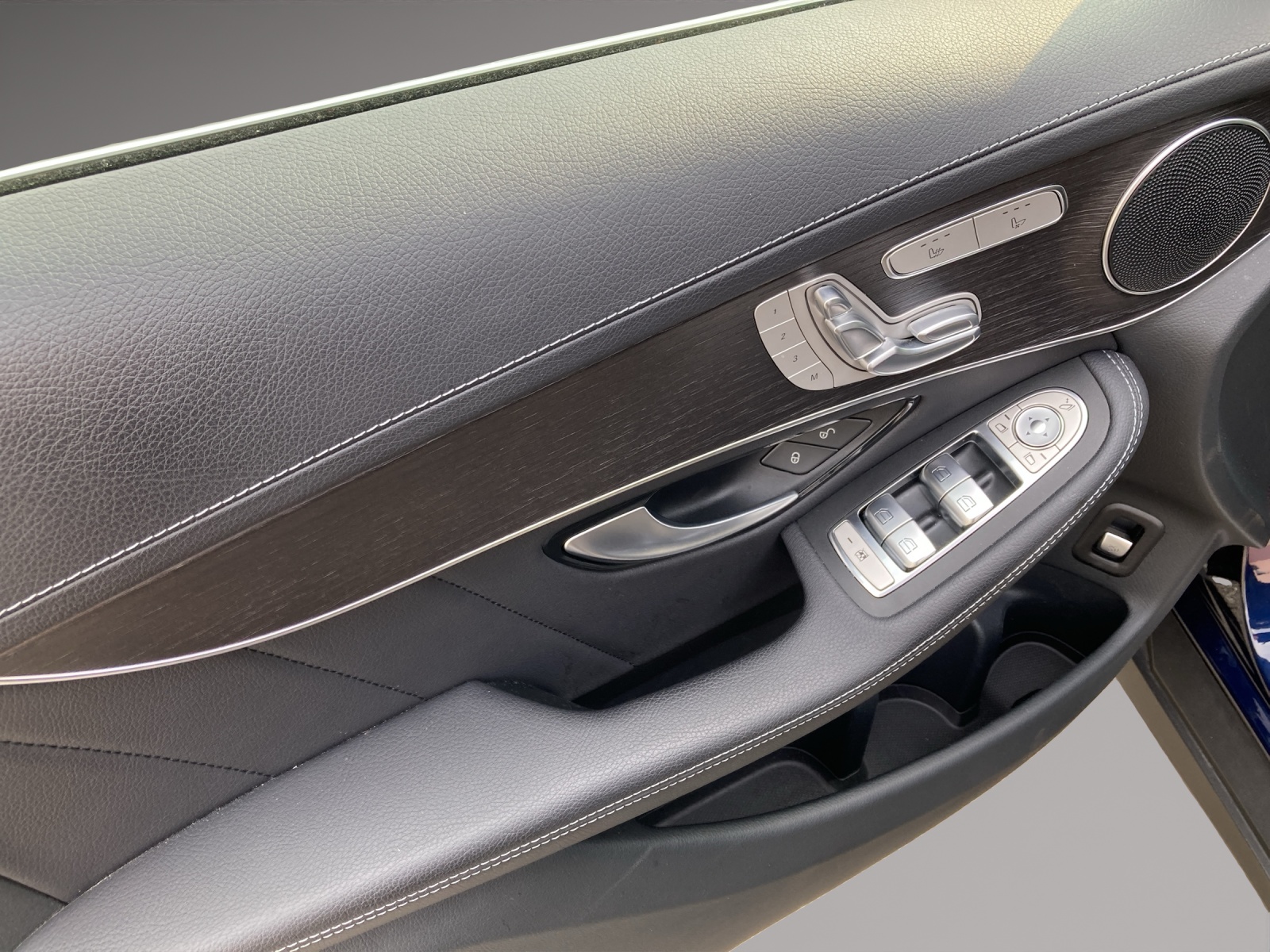MERCEDES-BENZ GLC Cou. 300 de AMG Li 4M-image-7