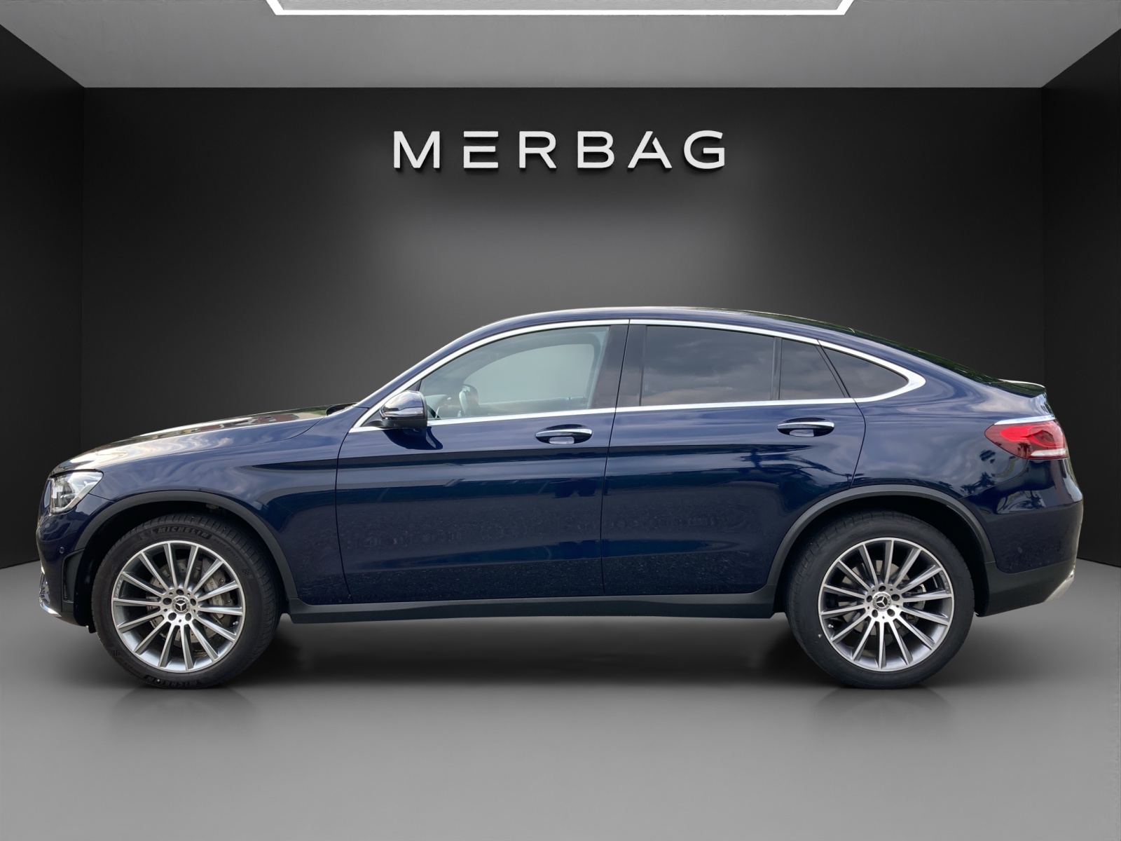 MERCEDES-BENZ GLC Cou. 300 de AMG Li 4M-image-2