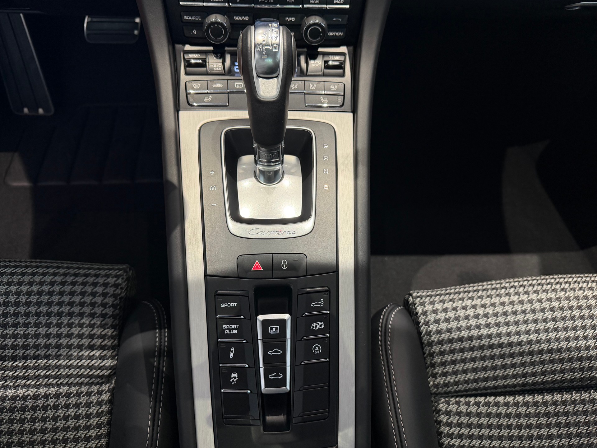 PORSCHE 911 Carrera S 50 Years-image-10