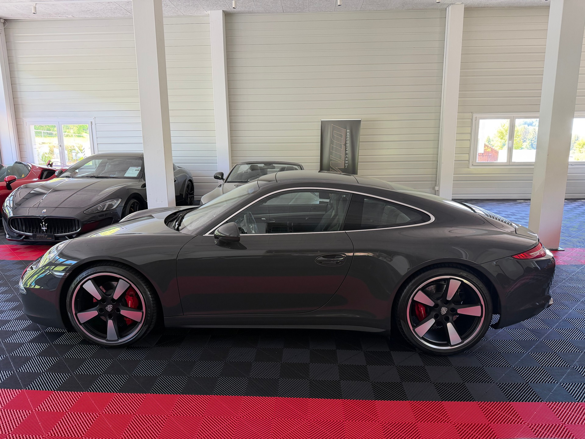 PORSCHE 911 Carrera S 50 Years-showroom-element-2