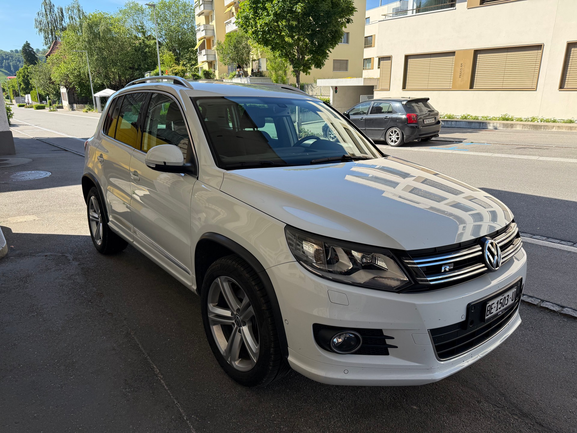 VW Tiguan 2.0 TDI BMT R-Line Design 4x2-image-1