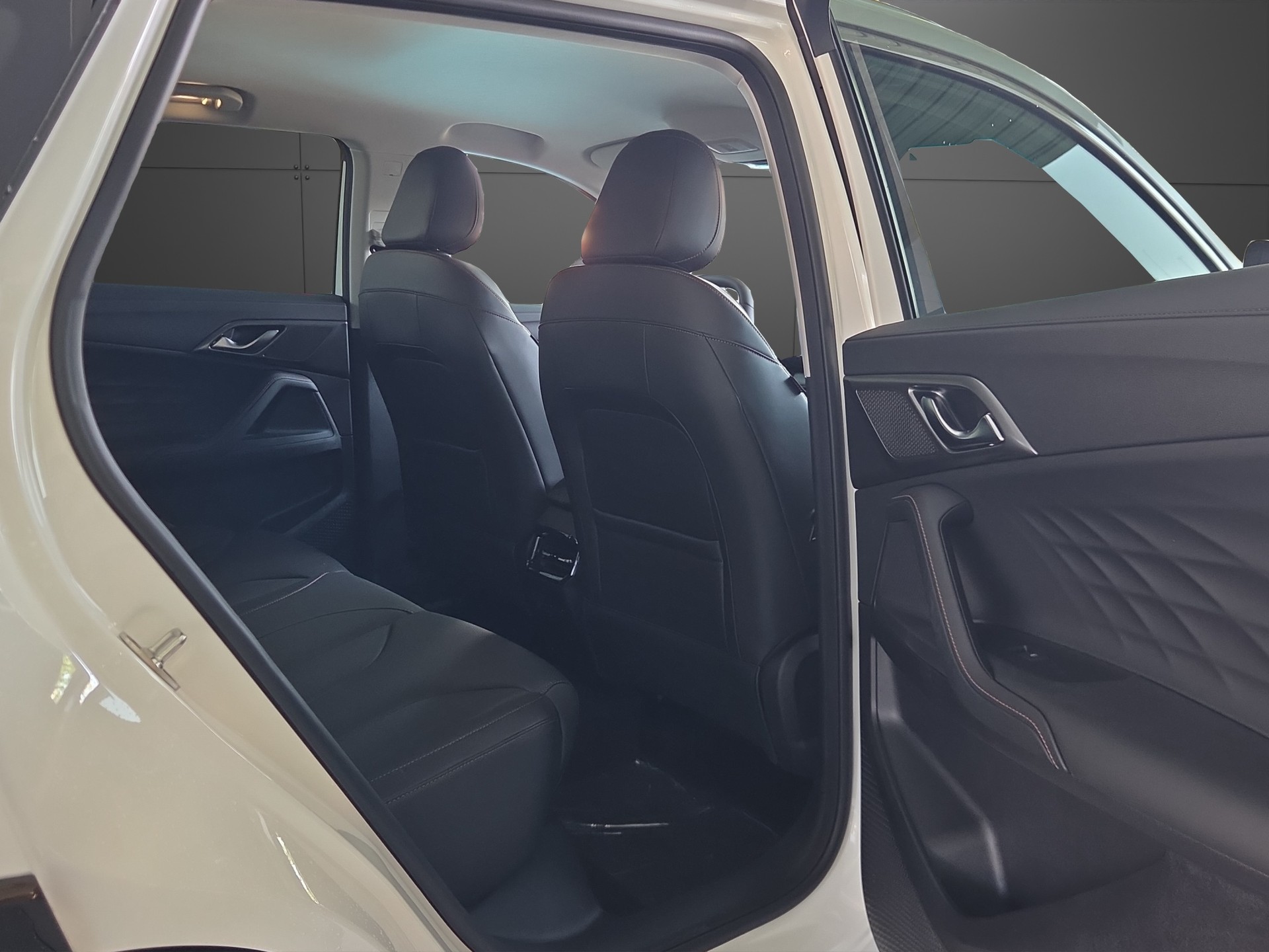MG HS 1.5 T PHEV Luxury-image-9