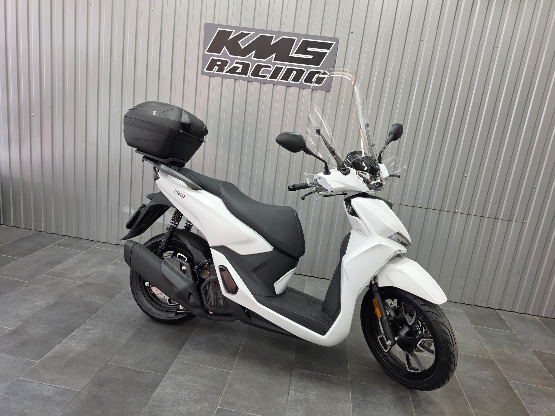 VOGE SR 16-showroom-element-1