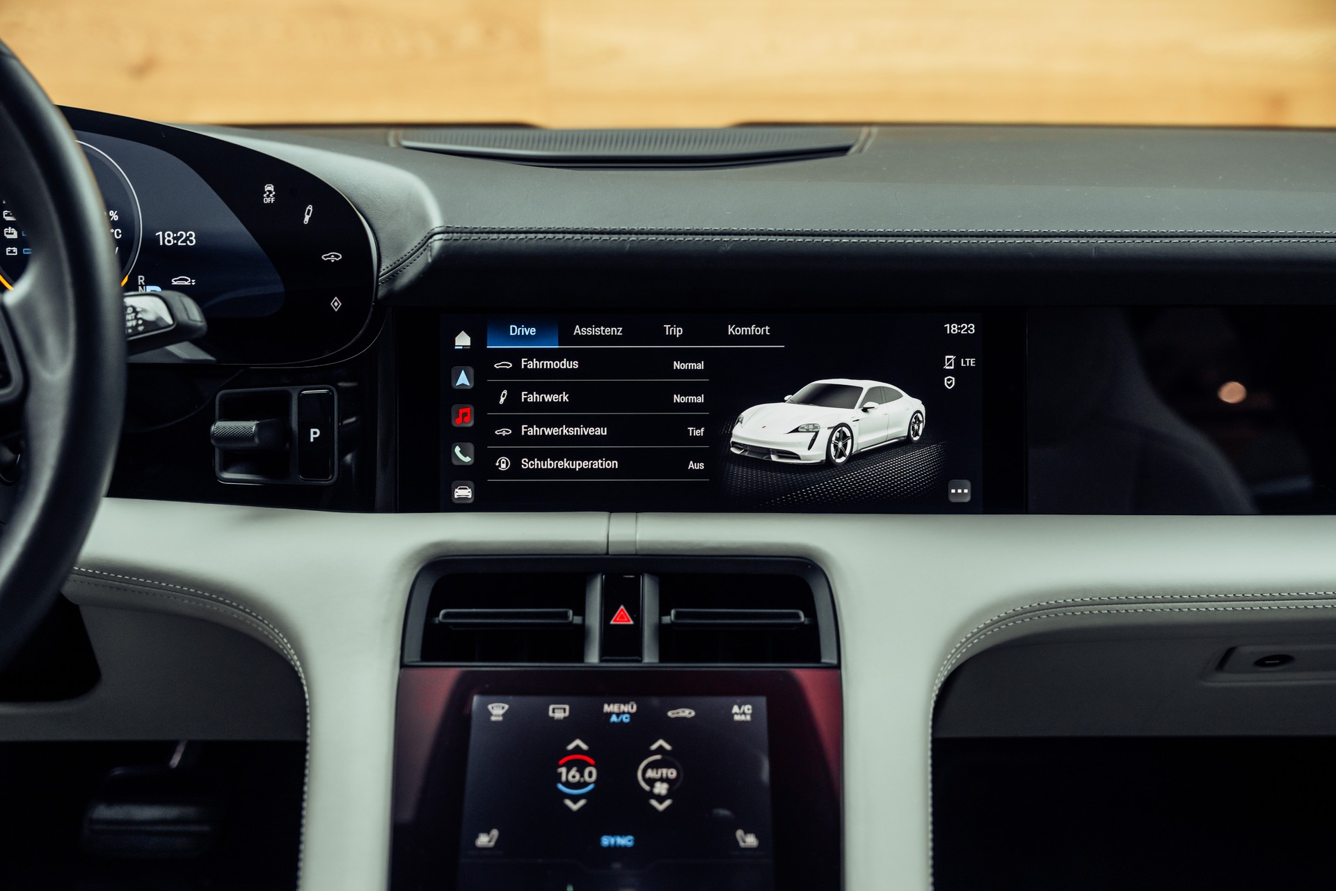 PORSCHE Taycan 4S-image-17