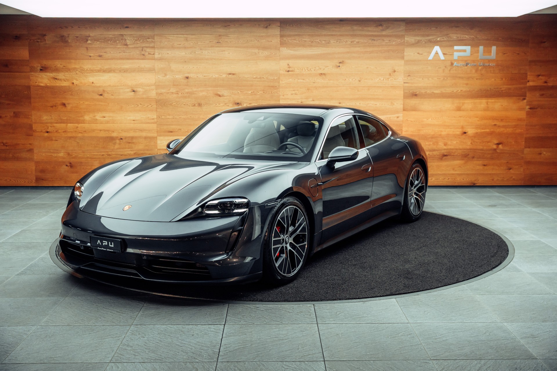 PORSCHE Taycan 4S-image-4