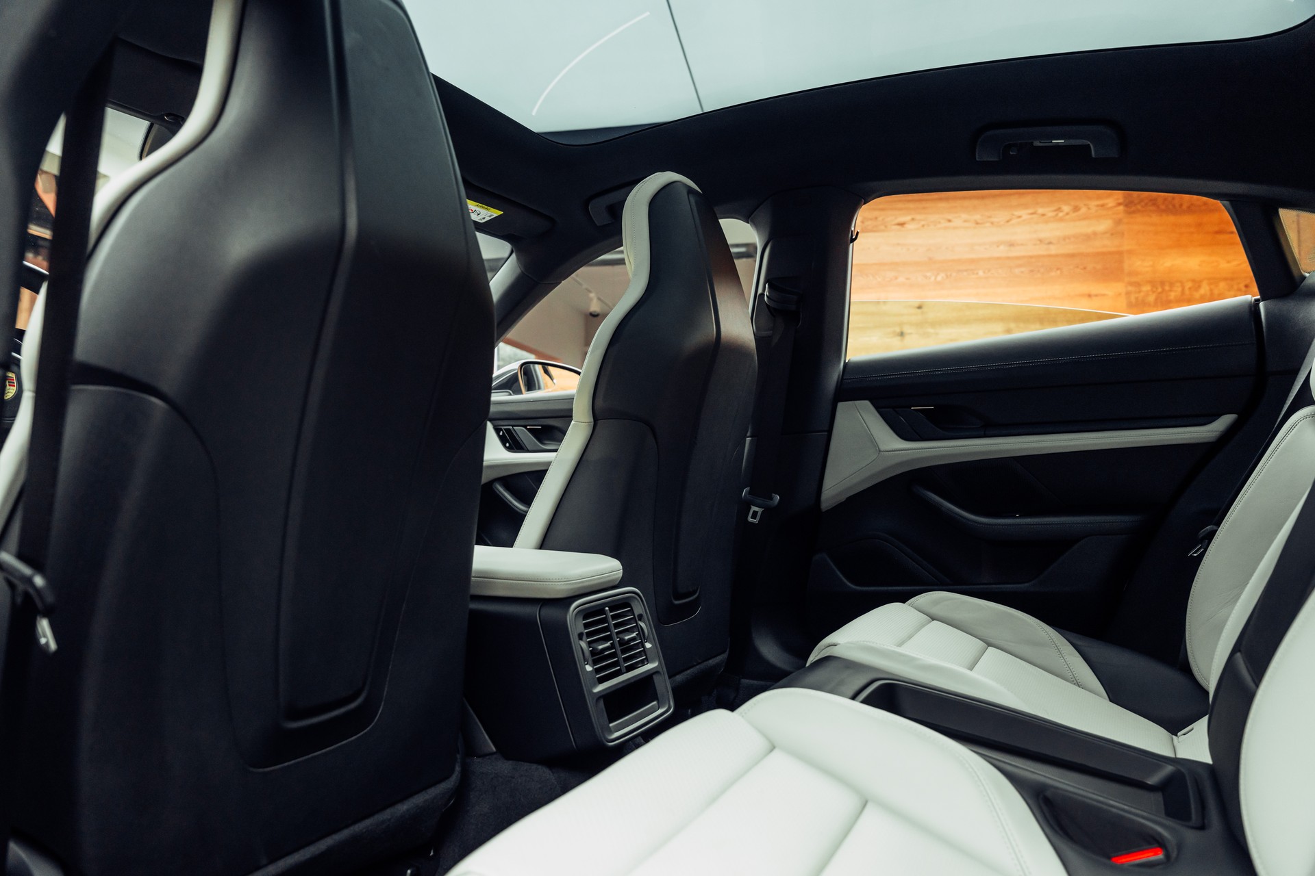 PORSCHE Taycan 4S-image-11