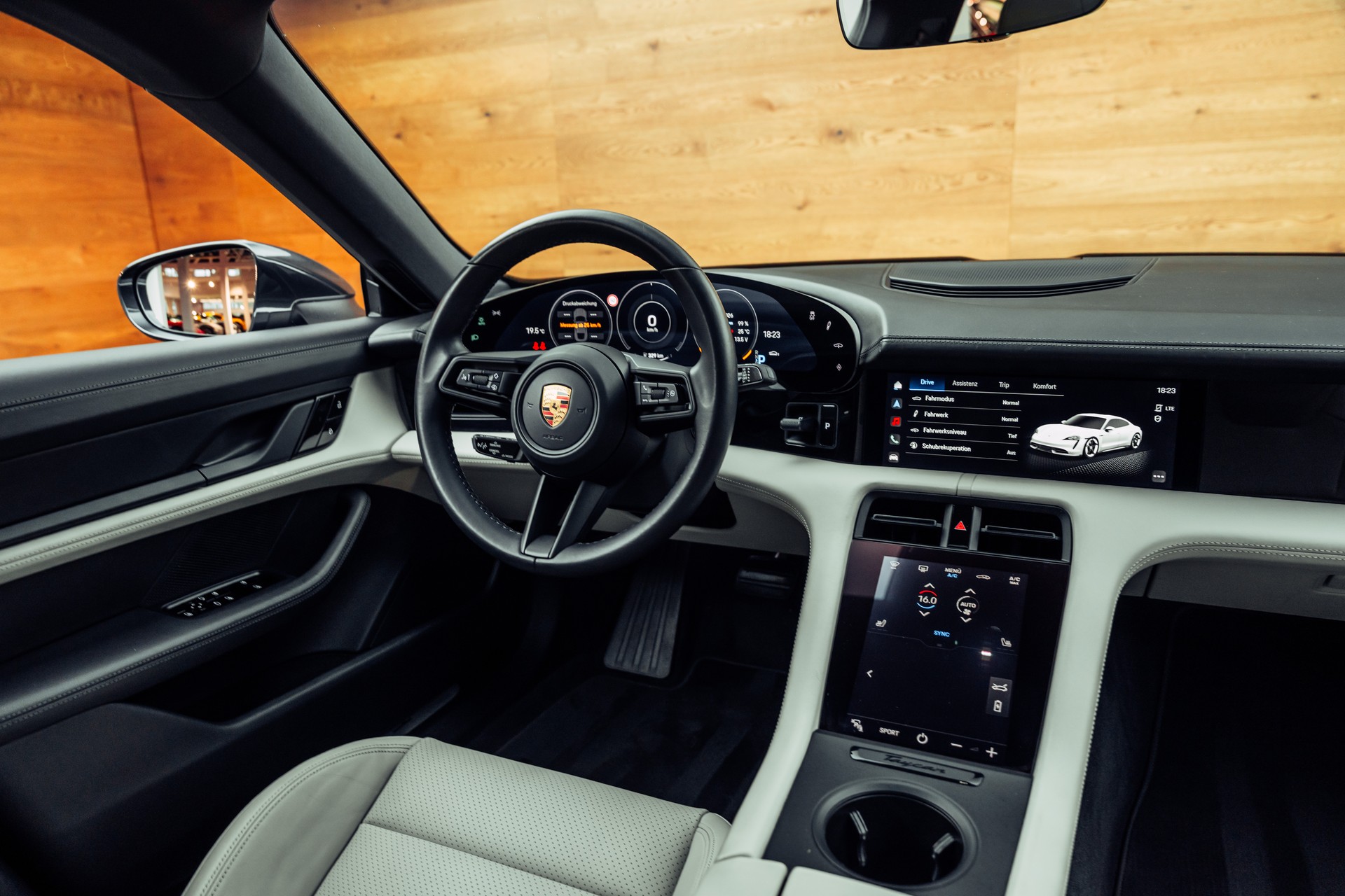 PORSCHE Taycan 4S-image-12