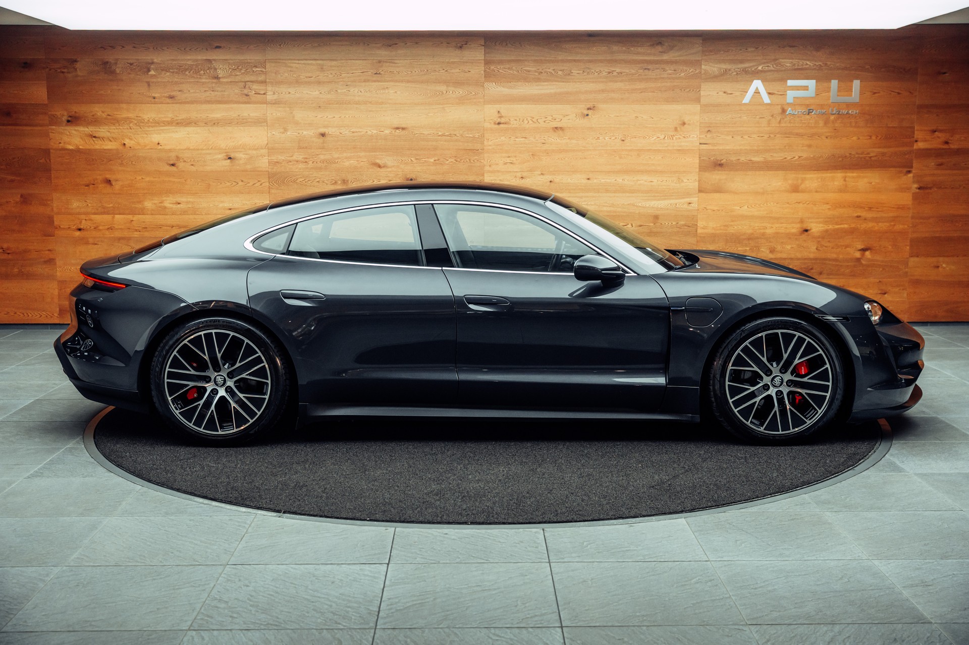 PORSCHE Taycan 4S-image-1