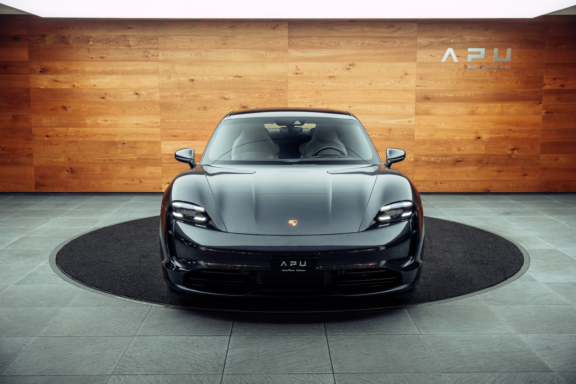PORSCHE Taycan 4S-image-15
