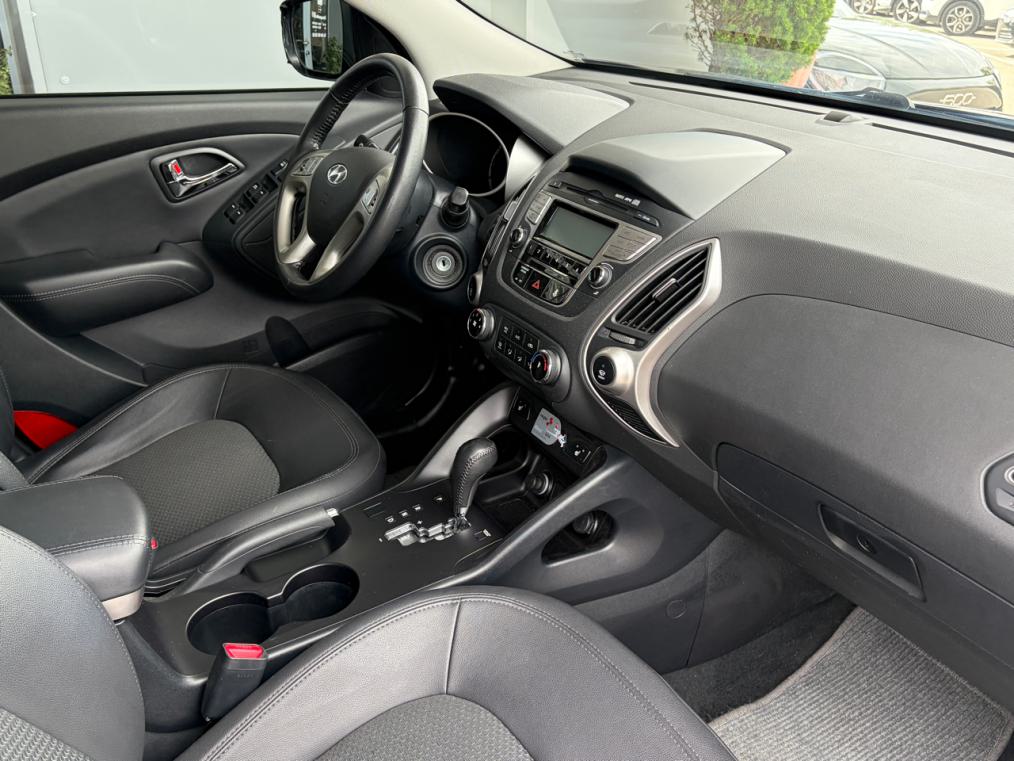 HYUNDAI iX35 2.0 Style 4WD-image-5