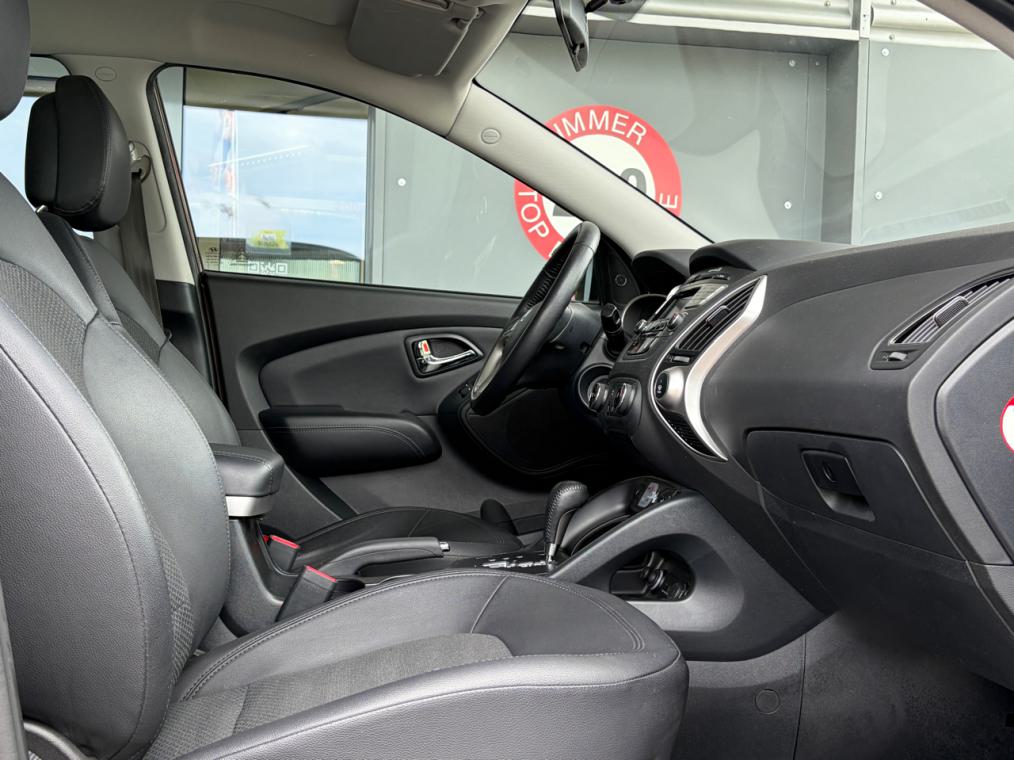 HYUNDAI iX35 2.0 Style 4WD-image-6
