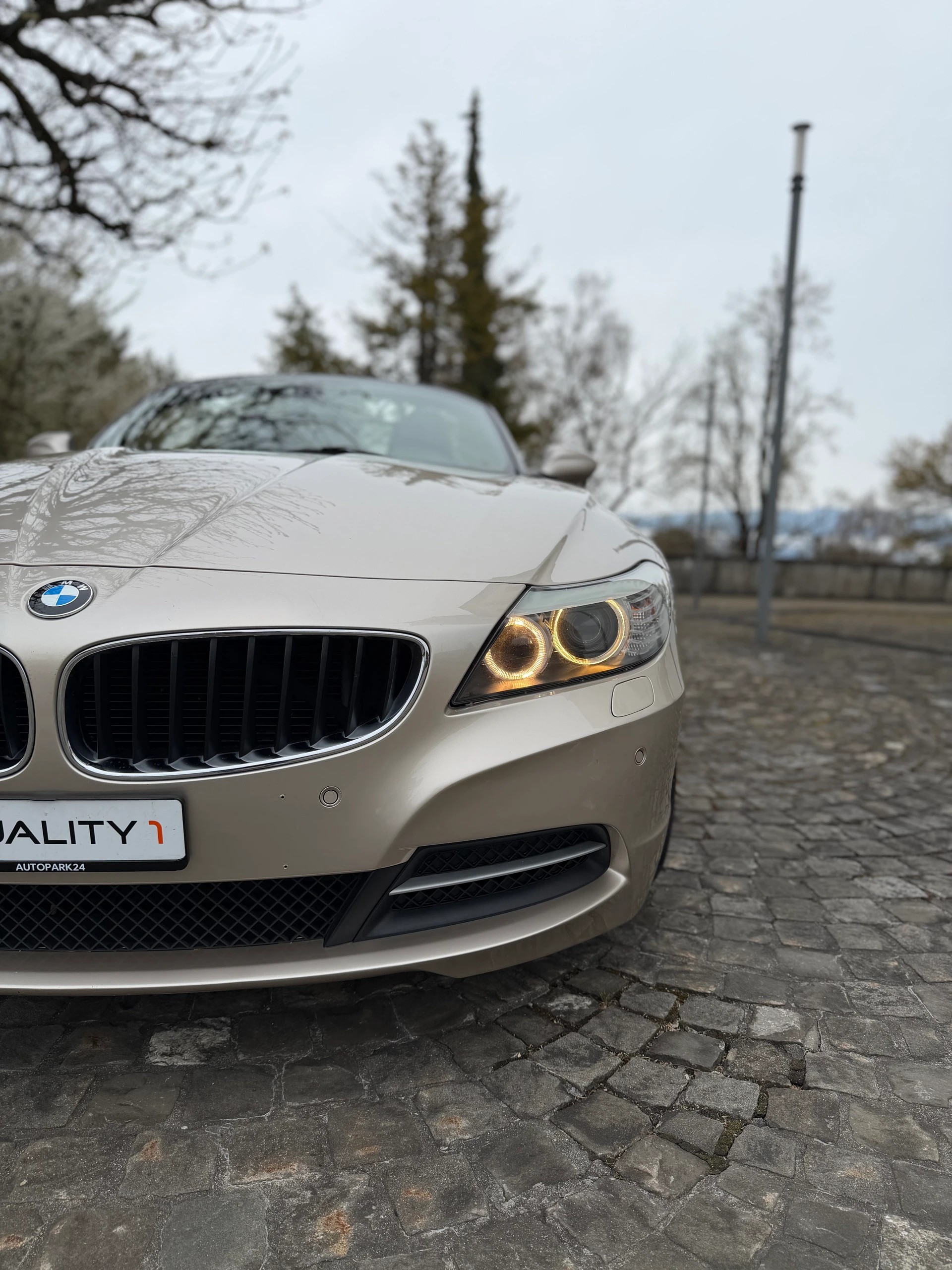 BMW Z4 sDrive23i / Frisch ab MFK / Fisch ab Service / Leder / Navi / Xenon / PDC / Bluetooth / Klima-image-12
