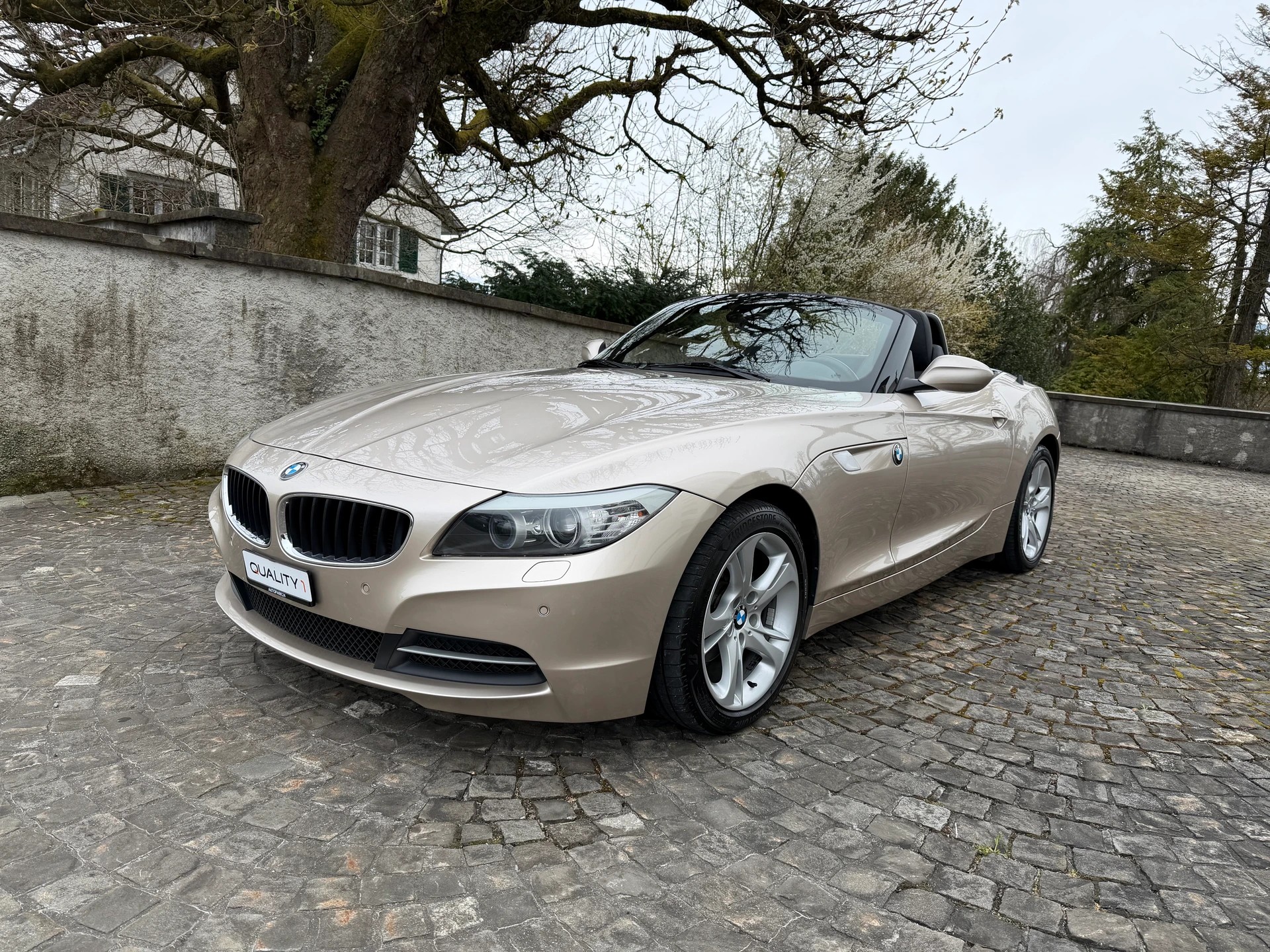 BMW Z4 sDrive23i / Frisch ab MFK / Fisch ab Service / Leder / Navi / Xenon / PDC / Bluetooth / Klima-image-0