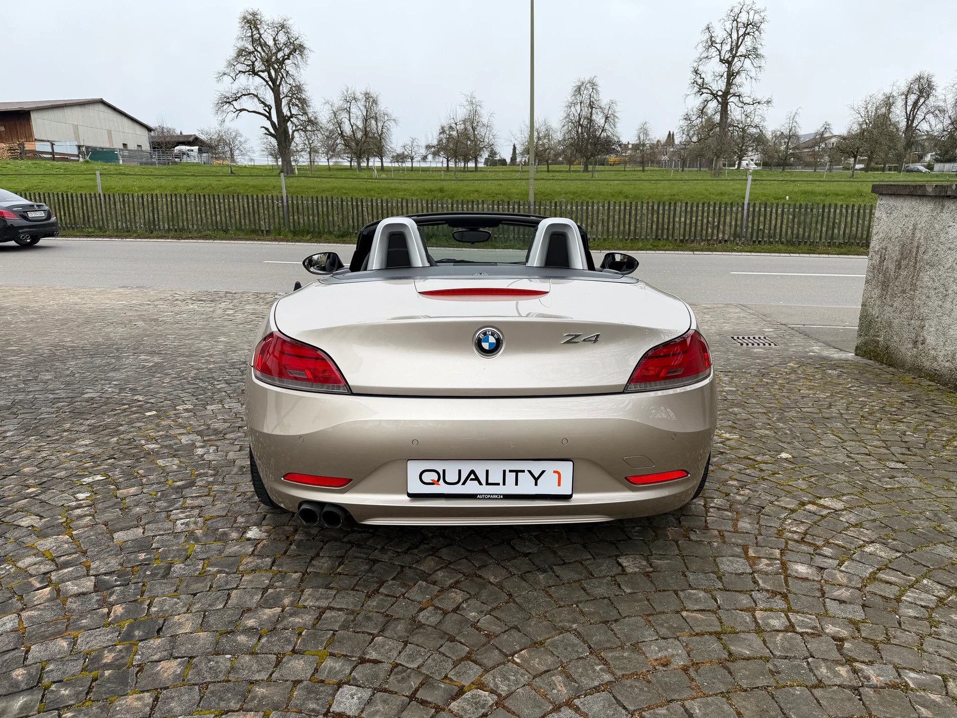 BMW Z4 sDrive23i / Frisch ab MFK / Fisch ab Service / Leder / Navi / Xenon / PDC / Bluetooth / Klima-image-7