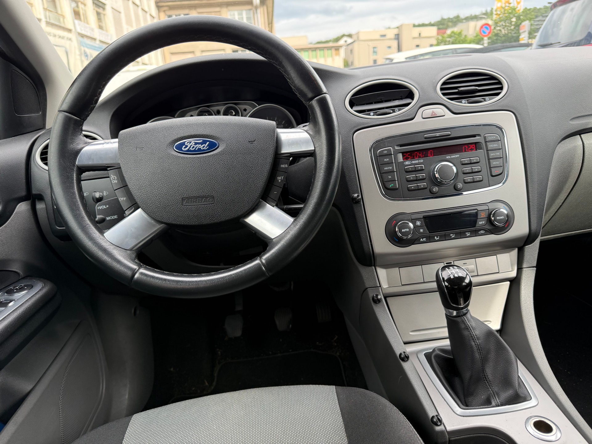 FORD Focus 1.8i Carving-image-7
