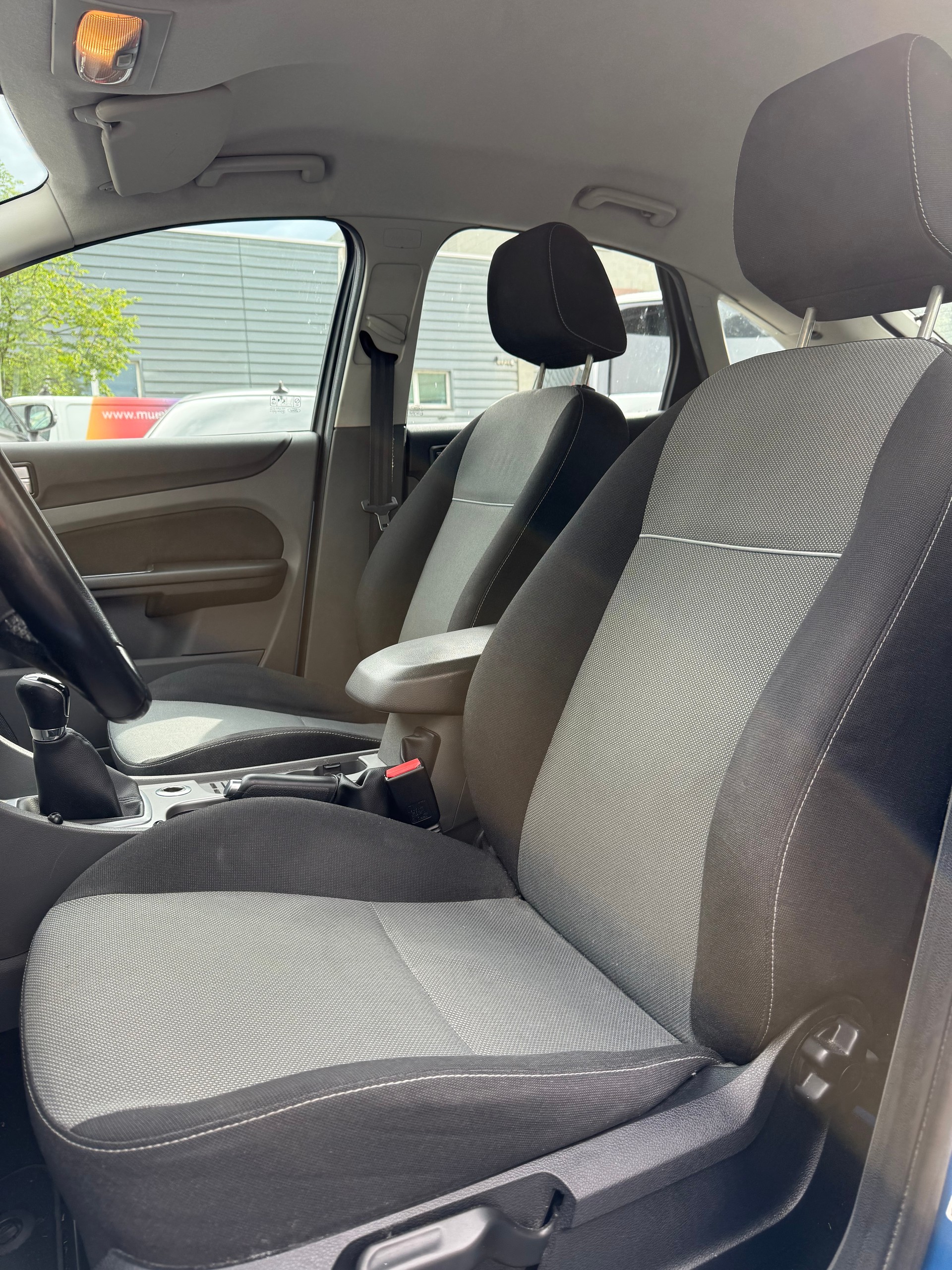 FORD Focus 1.8i Carving-image-4