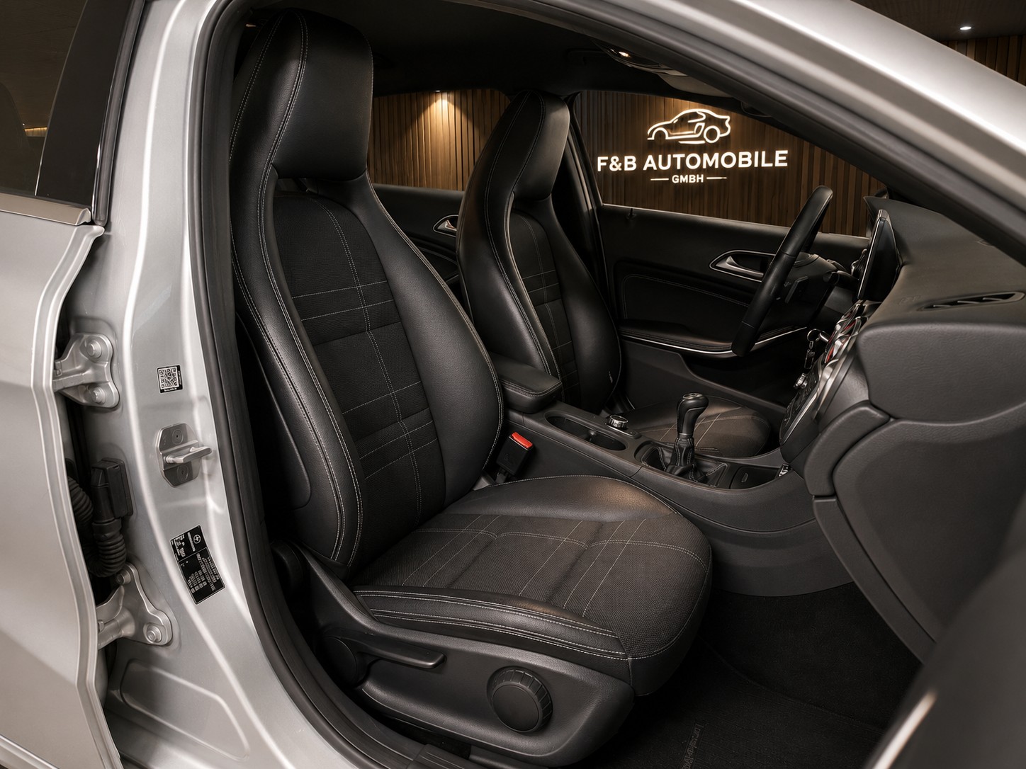 MERCEDES-BENZ A 200-image-12