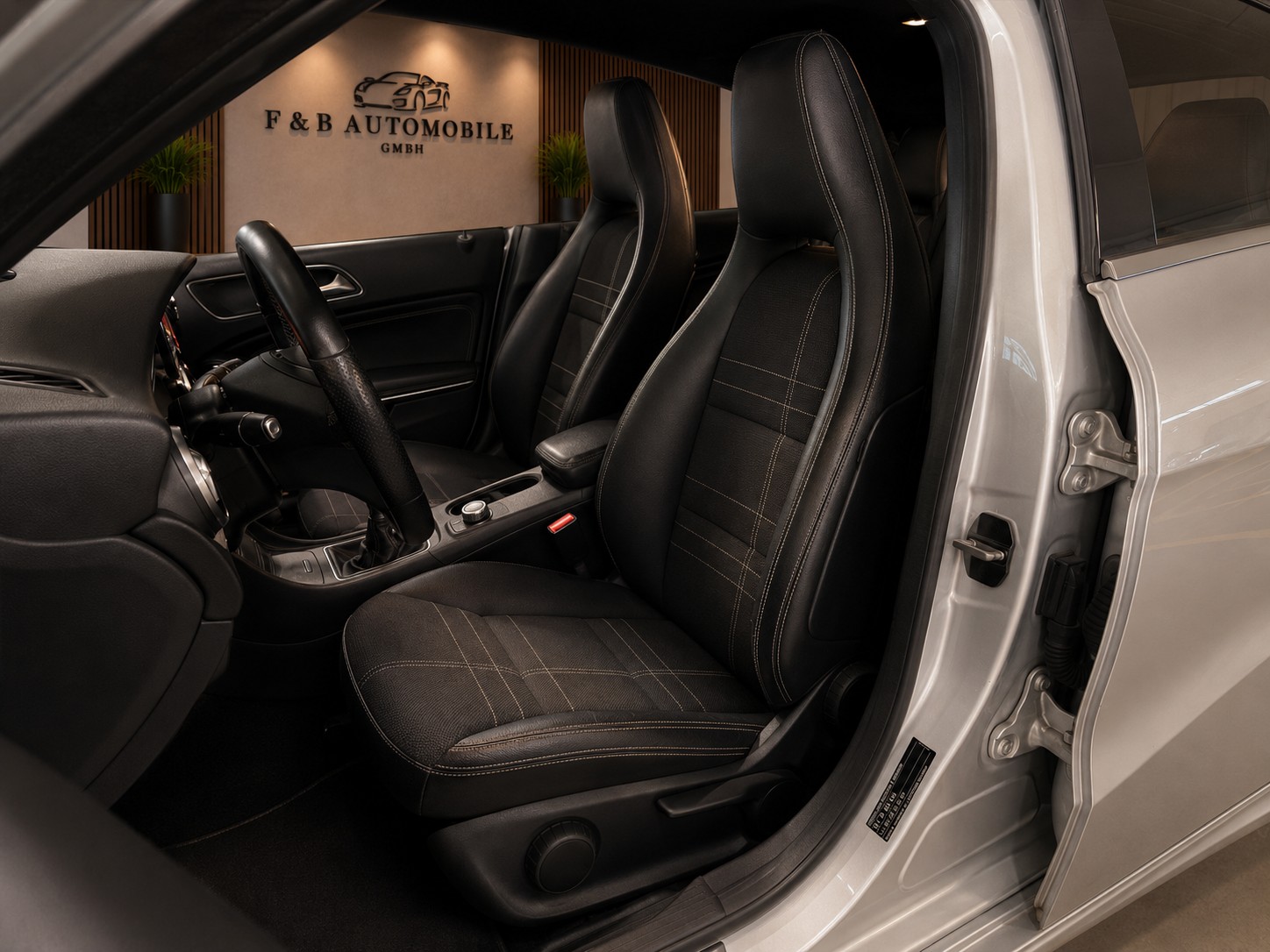 MERCEDES-BENZ A 200-image-10
