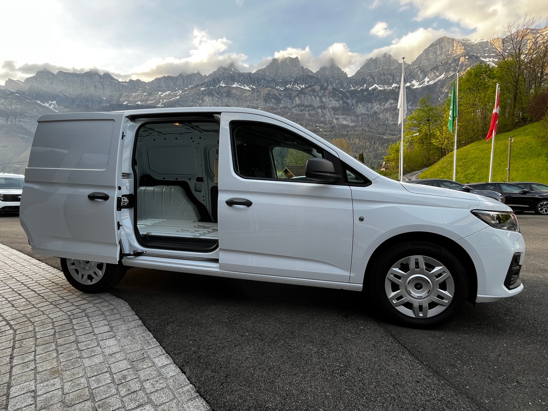 FORD Grand Transit Connect Kasten 2.0 EcoBlue Trend AWD-image-3