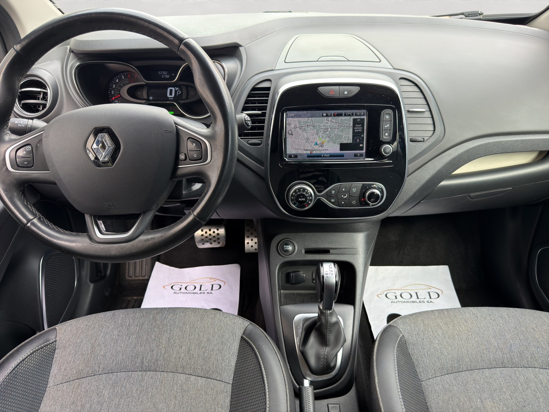 RENAULT Captur 1.2 T 16V 90th Anniversary EDC-image-2