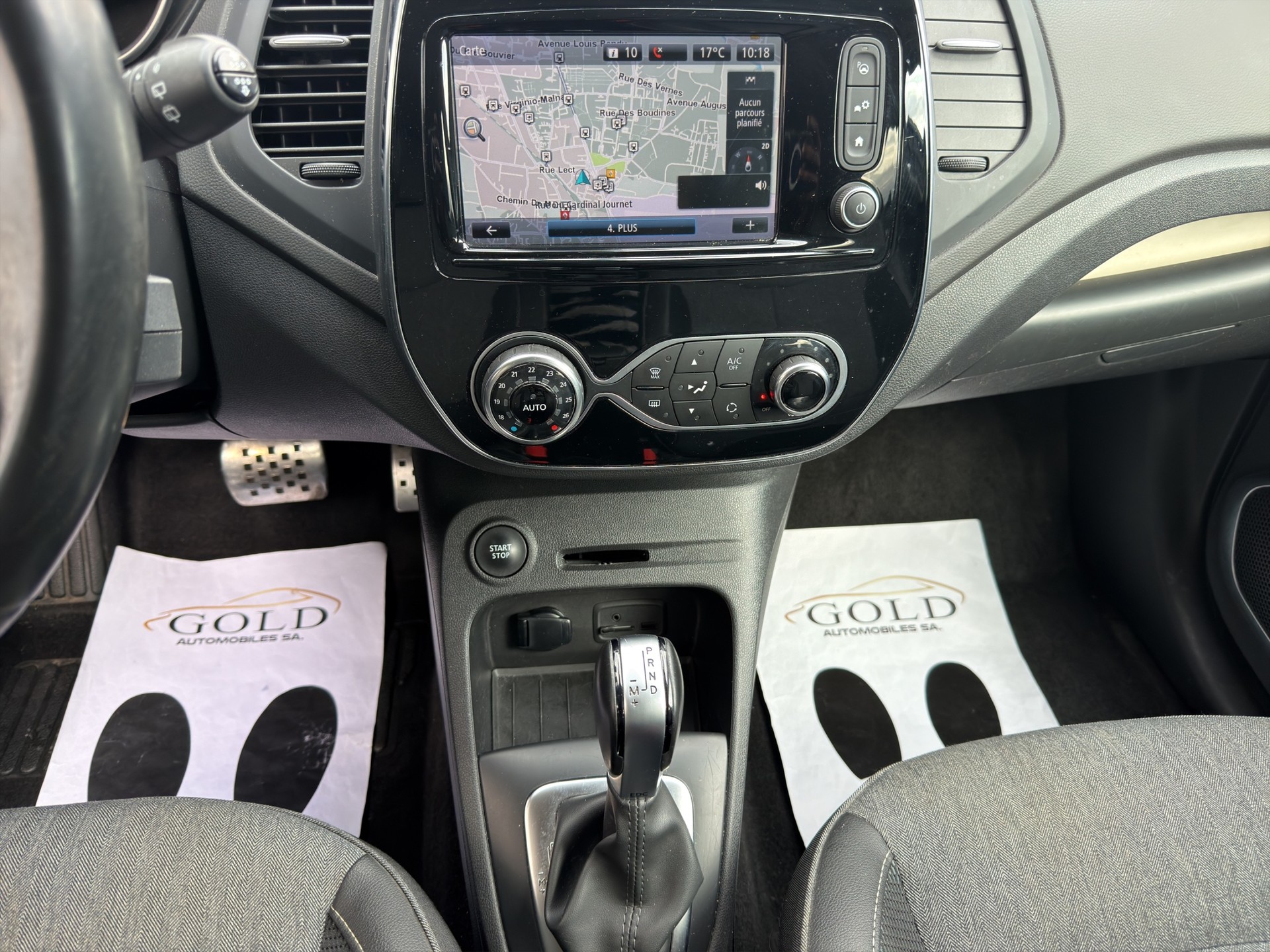 RENAULT Captur 1.2 T 16V 90th Anniversary EDC-image-5