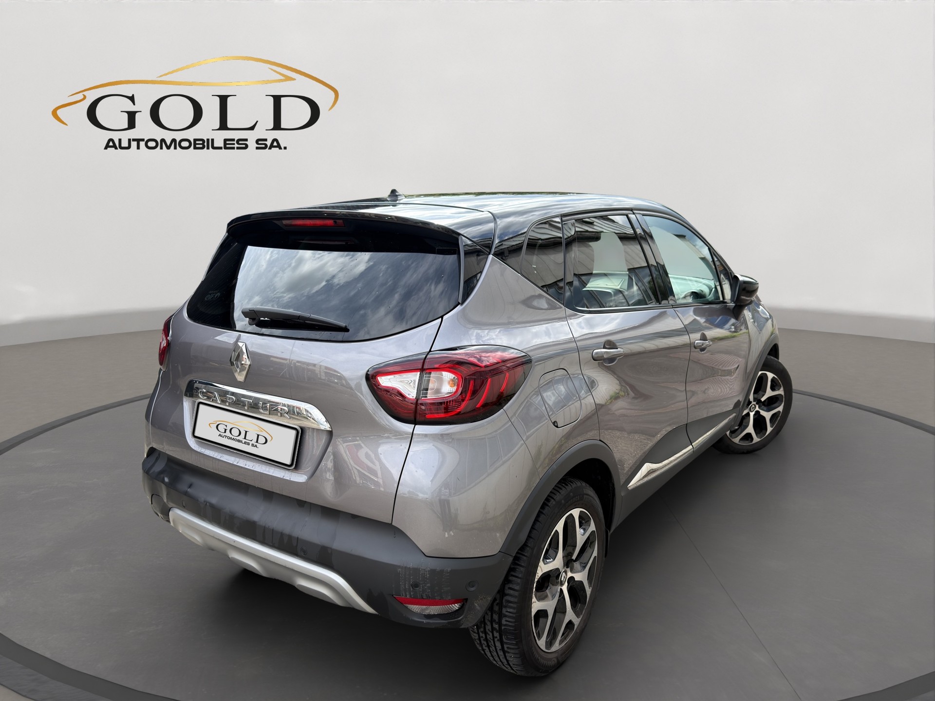 RENAULT Captur 1.2 T 16V 90th Anniversary EDC-image-1