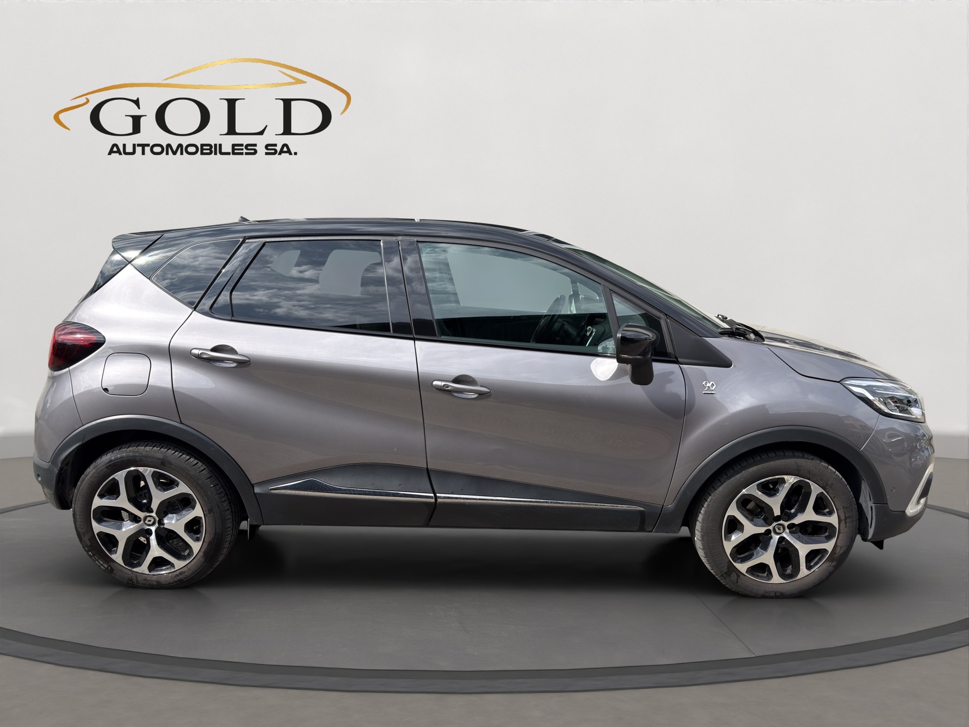RENAULT Captur 1.2 T 16V 90th Anniversary EDC-image-11