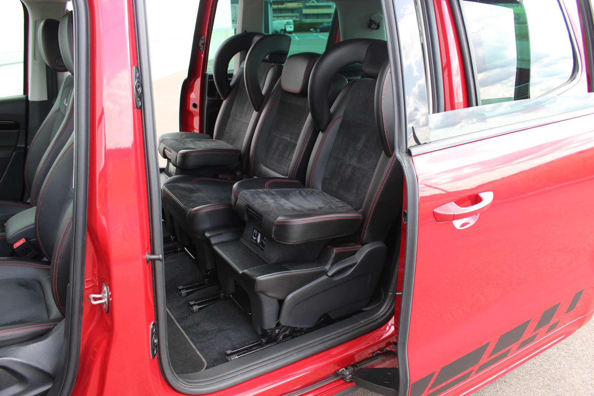 SEAT Alhambra 1.4 TSI SWISS FR-image-7