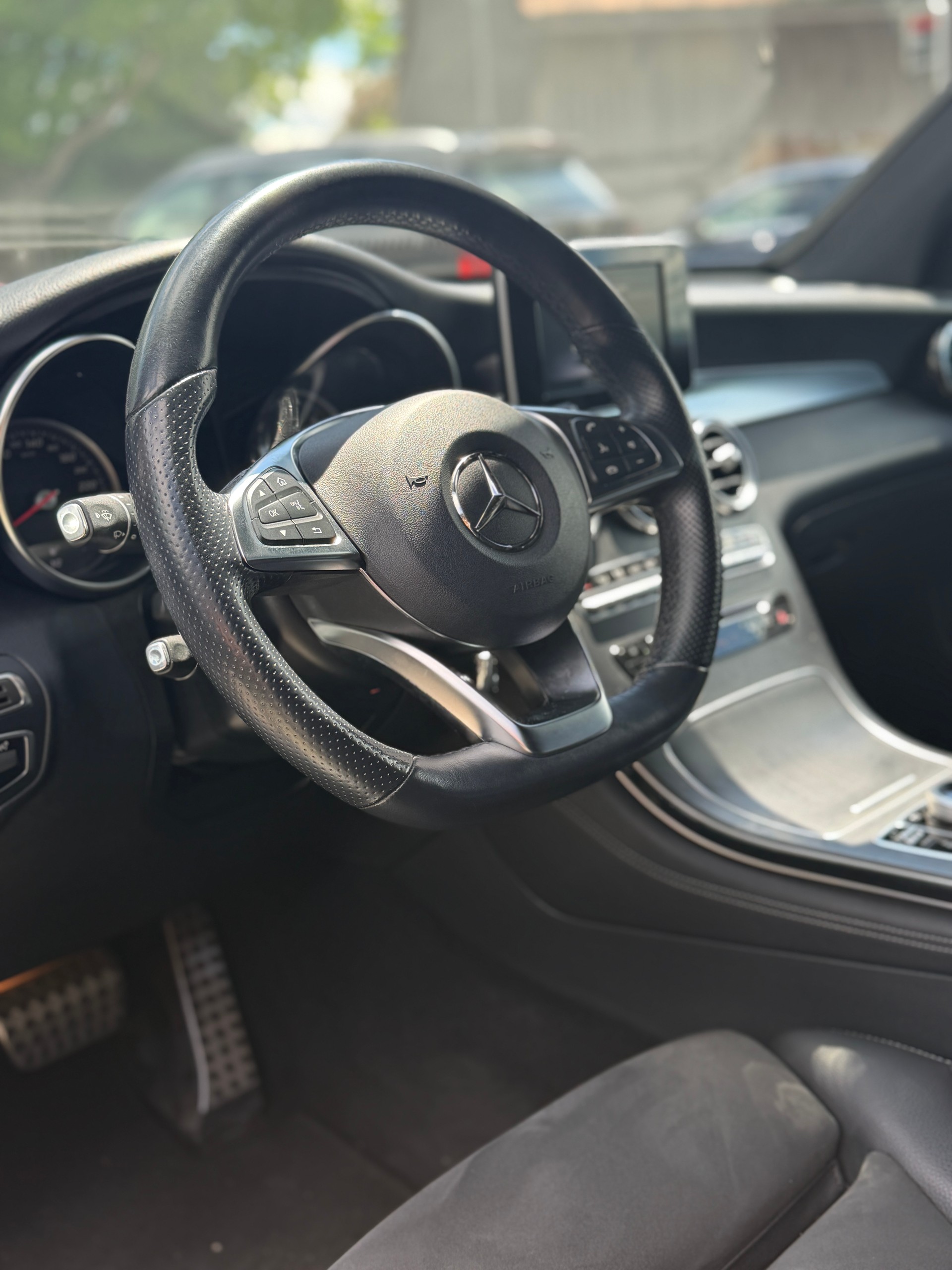 MERCEDES-BENZ GLC 220 d AMG Line 4Matic 9G-Tronic-image-5