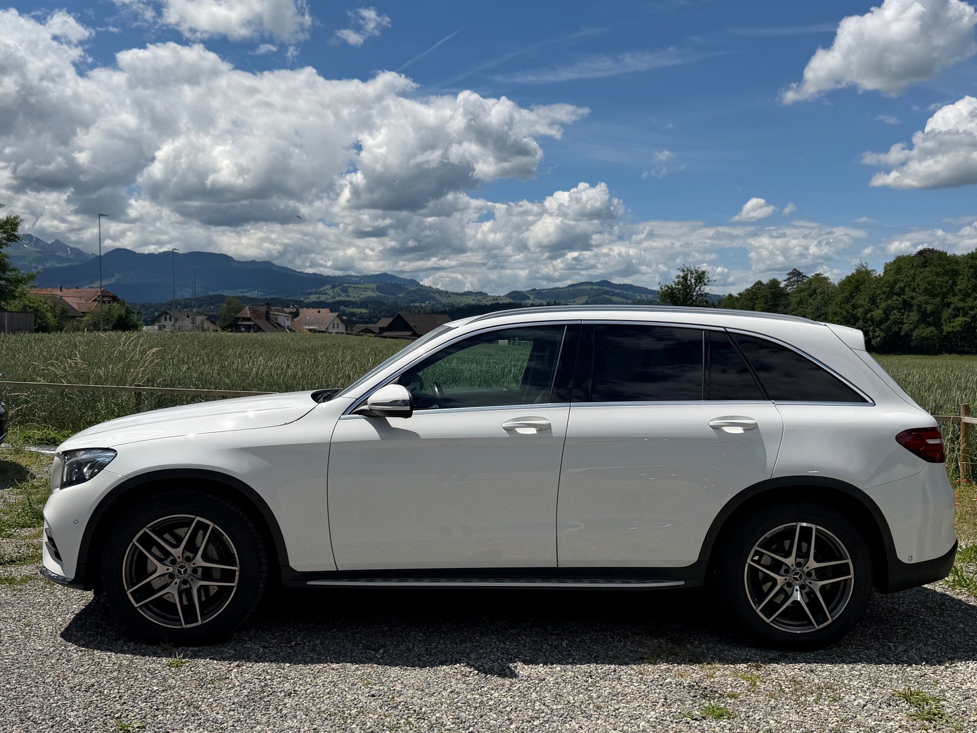 MERCEDES-BENZ GLC 220 d AMG Line 4Matic 9G-Tronic-image-2