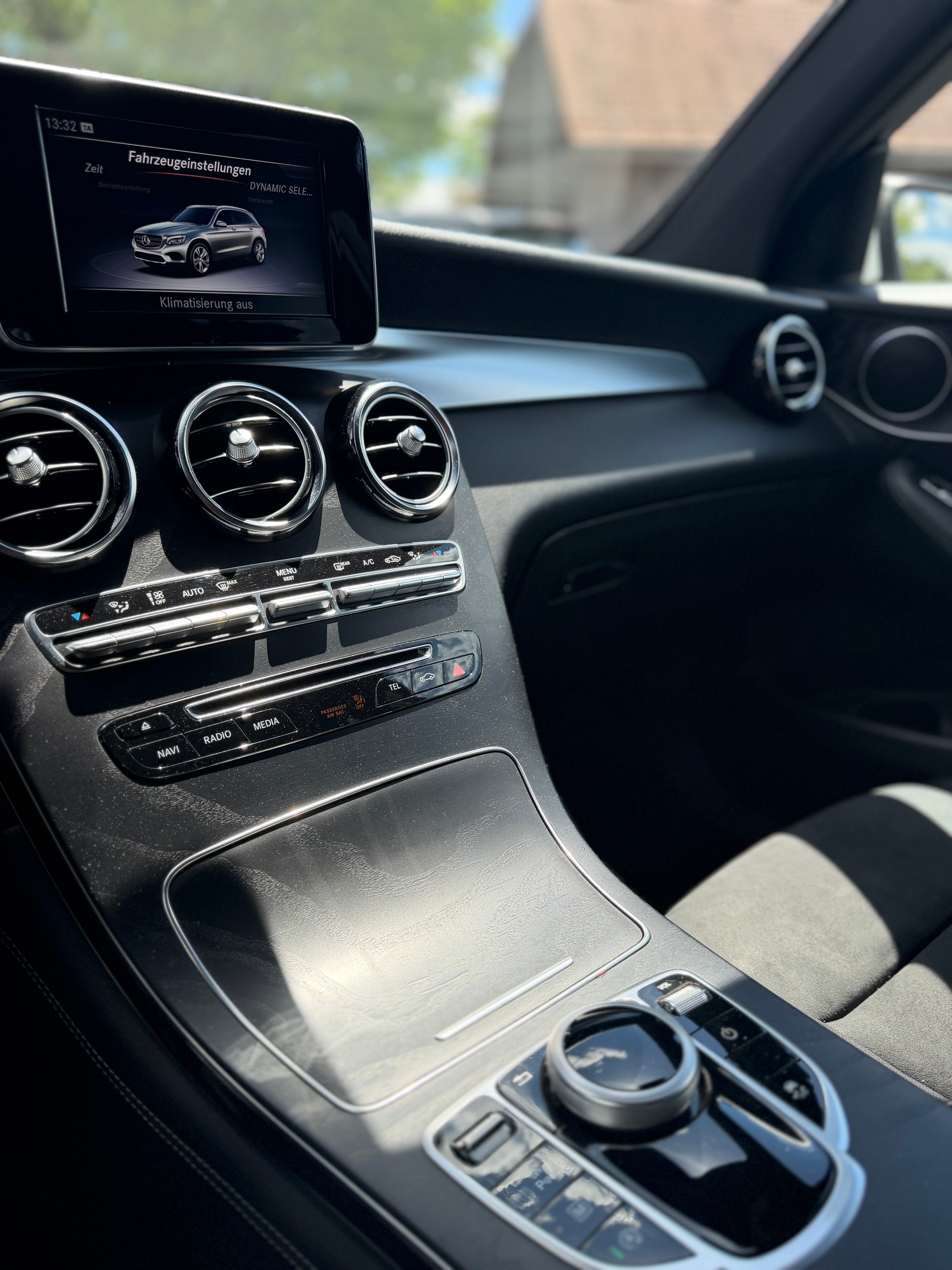 MERCEDES-BENZ GLC 220 d AMG Line 4Matic 9G-Tronic-image-7
