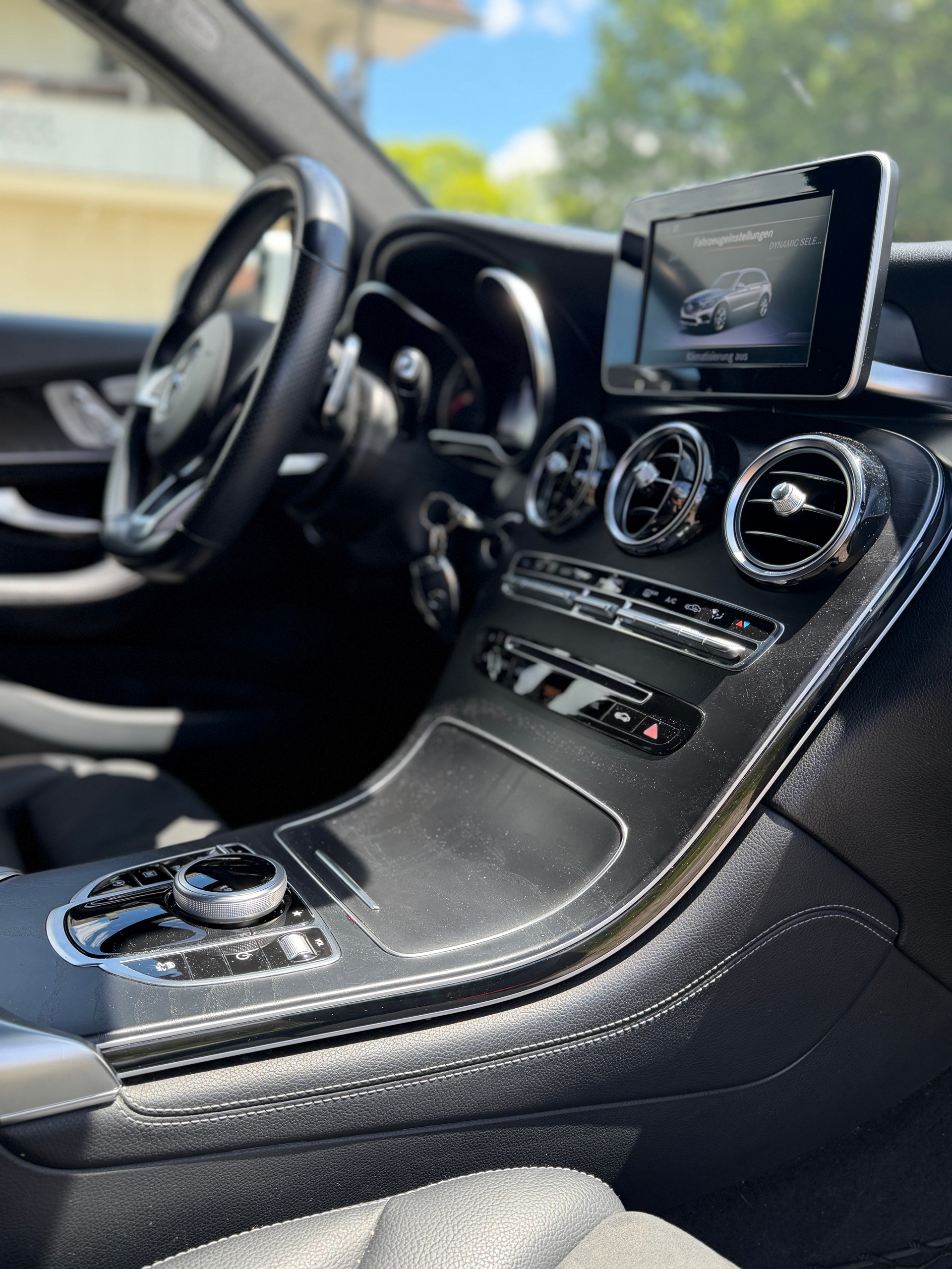 MERCEDES-BENZ GLC 220 d AMG Line 4Matic 9G-Tronic-image-14