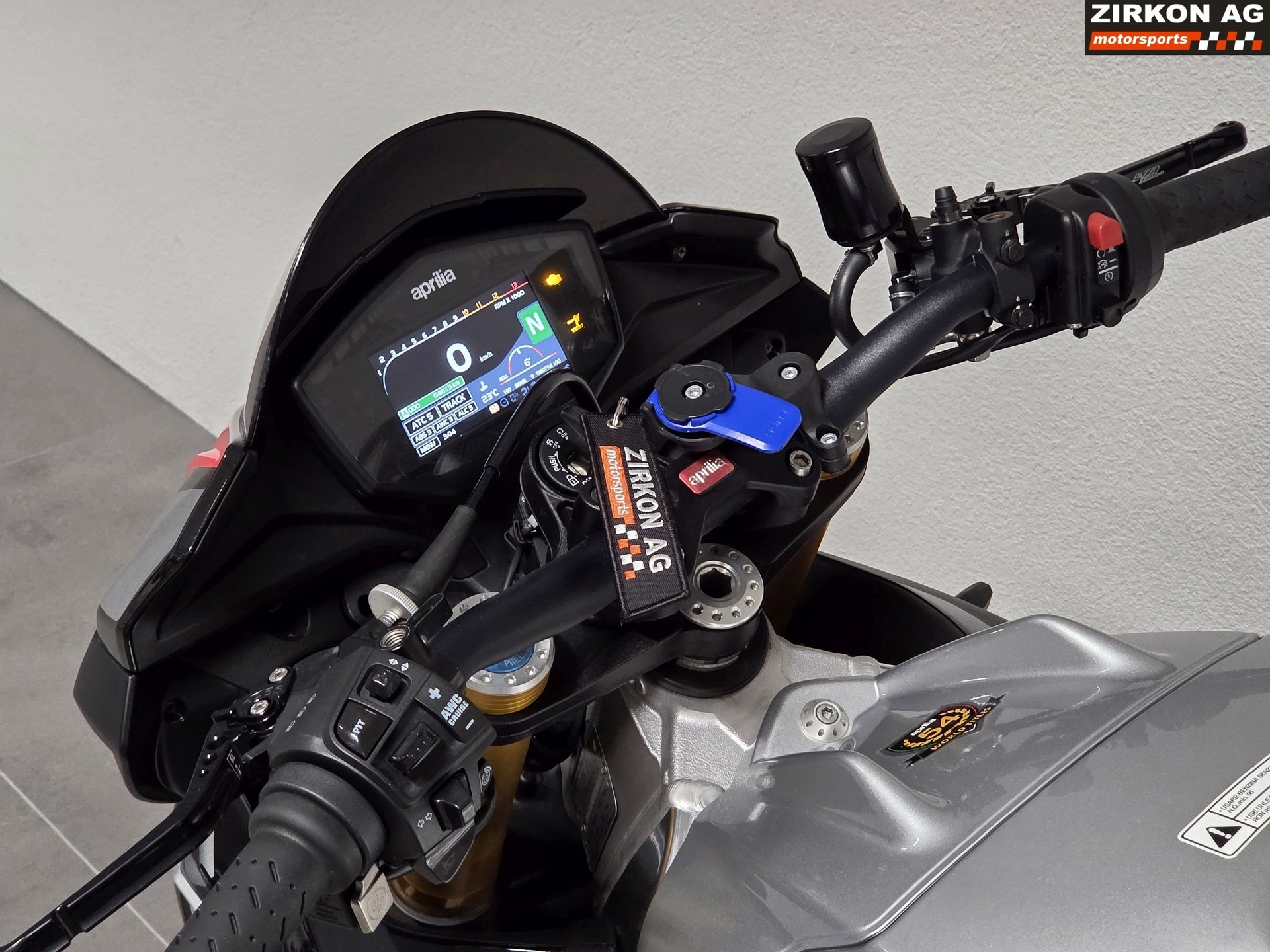 APRILIA Tuono V4 1100 Factory-image-13